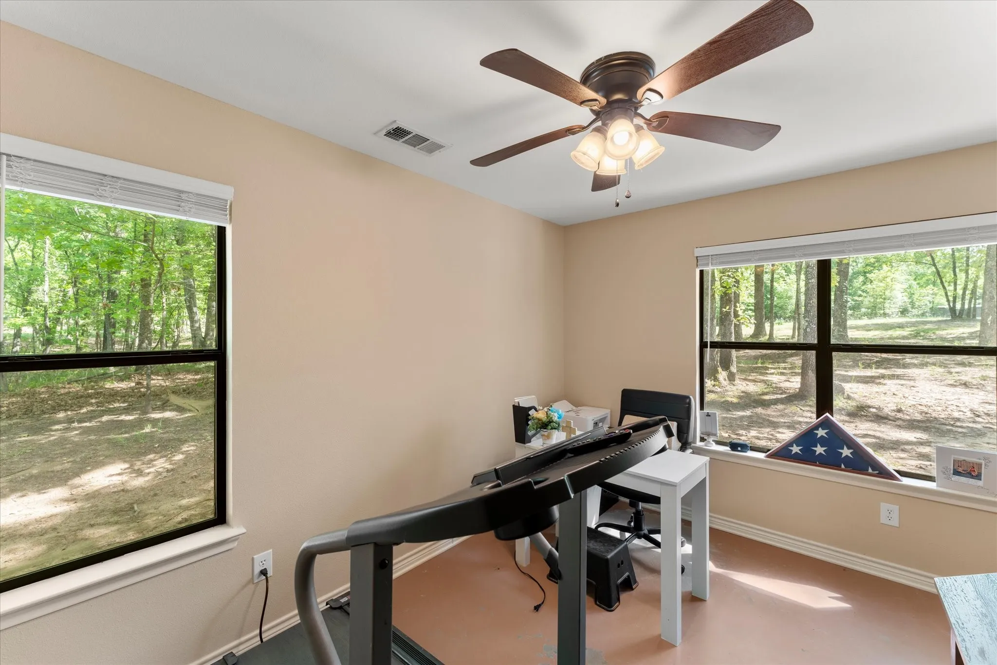 Single Family Residence For Sale in Wood County , 353 PR 5861, Yantis, Texas 75497, 2 Bedroom, 1 Bathroom, Garage spaces, 975 Sqft, built in 2019, Preowned, mls#21224558, Real Estate Agent in Yantis, Homes For Sale in Wood county, Homes For Sale in Yantis, Realtor in Yantis Texas, Real Estate Brokerage Independent Realty Texas, Luminita Cordes Realtor