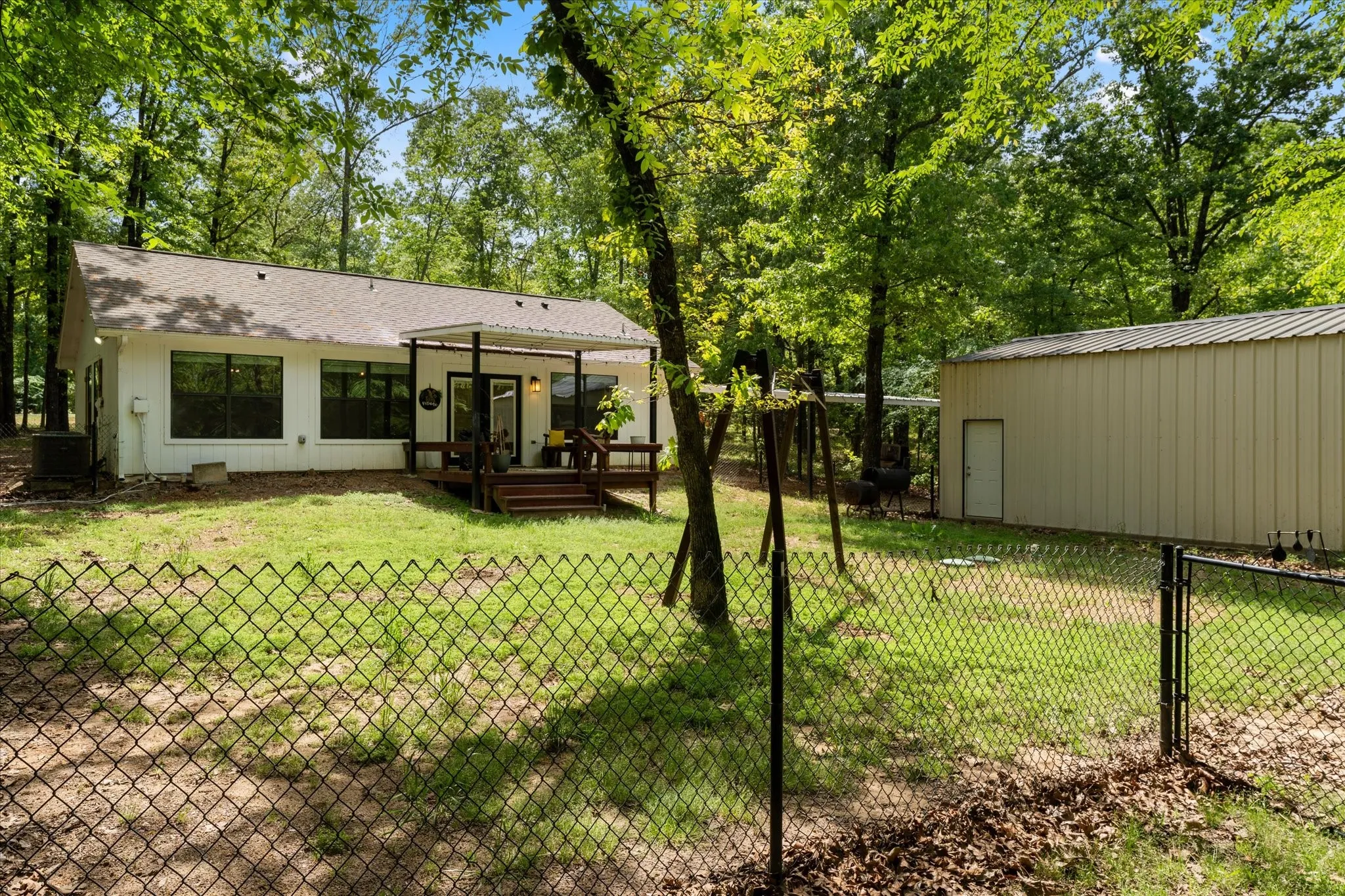 Single Family Residence For Sale in Wood County , 353 PR 5861, Yantis, Texas 75497, 2 Bedroom, 1 Bathroom, Garage spaces, 975 Sqft, built in 2019, Preowned, mls#21224558, Real Estate Agent in Yantis, Homes For Sale in Wood county, Homes For Sale in Yantis, Realtor in Yantis Texas, Real Estate Brokerage Independent Realty Texas, Luminita Cordes Realtor