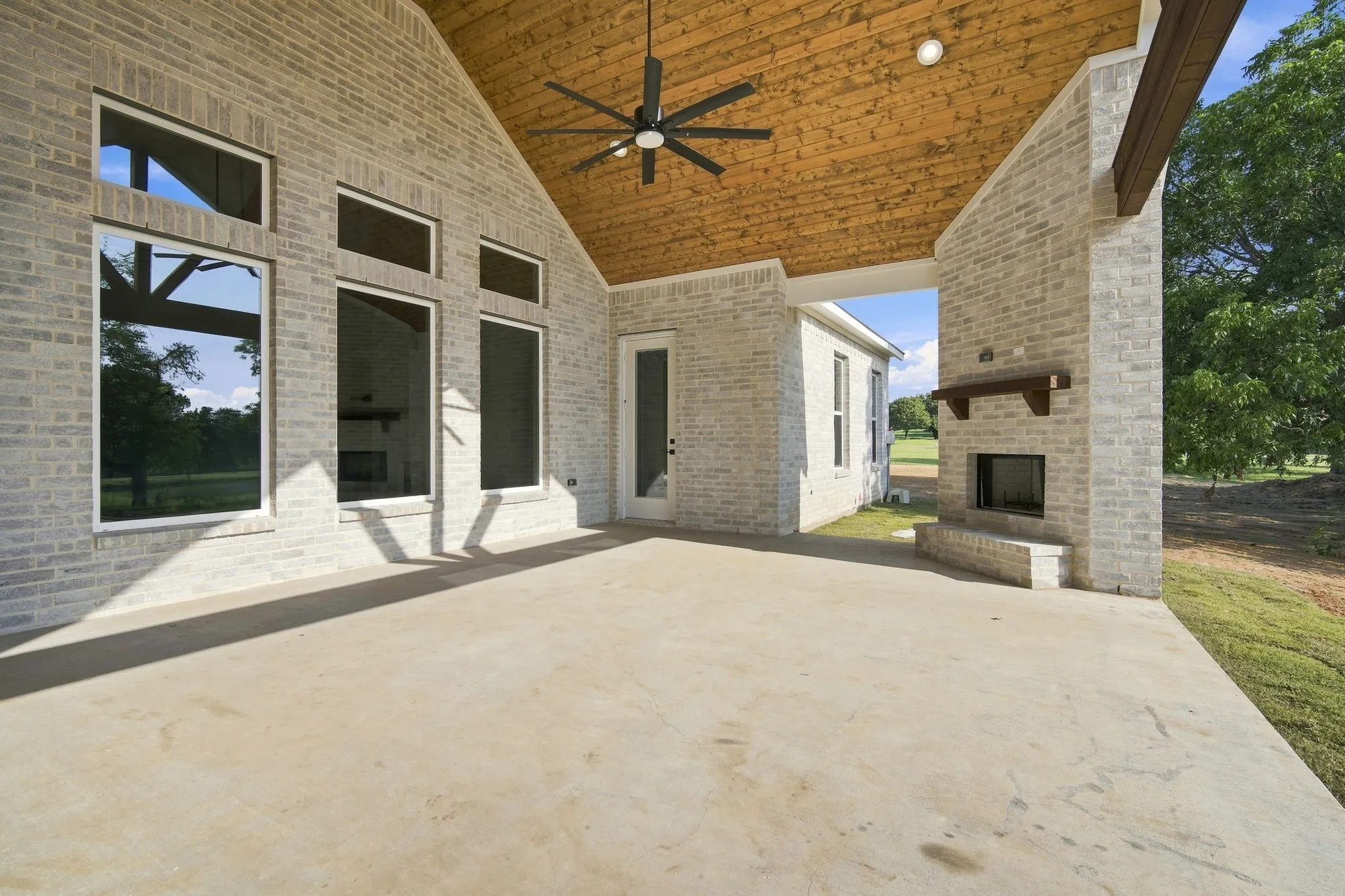 Single Family Residence For Sale in Johnson County , 2008 Beauty Berry Court, Cleburne, Texas 76031, 4 Bedroom, 4 Bathroom, 3 Garage spaces, 3,220 Sqft, built in 2026, mls#21244481, Real Estate Agent in Cleburne, Homes For Sale in Johnson county, Homes For Sale in Cleburne, Realtor in Cleburne Texas, Real Estate Brokerage Independent Realty Texas, Luminita Cordes Realtor