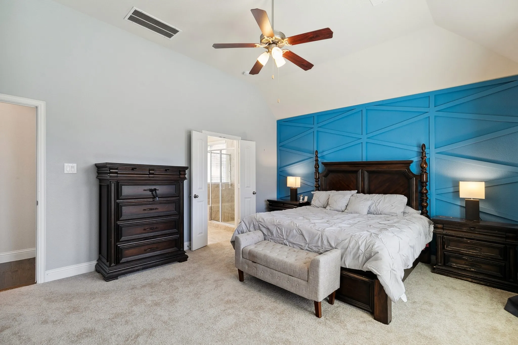Single Family Residence For Sale in Denton County , 748 Fireside Drive, Little Elm, Texas 76227, 5 Bedroom, 5 Bathroom, 3 Garage spaces, 3,553 Sqft, built in 2016, Preowned, mls#21244589, Real Estate Agent in Little Elm, Homes For Sale in Denton county, Homes For Sale in Little Elm, Realtor in Little Elm Texas, Real Estate Brokerage Independent Realty Texas, Luminita Cordes Realtor