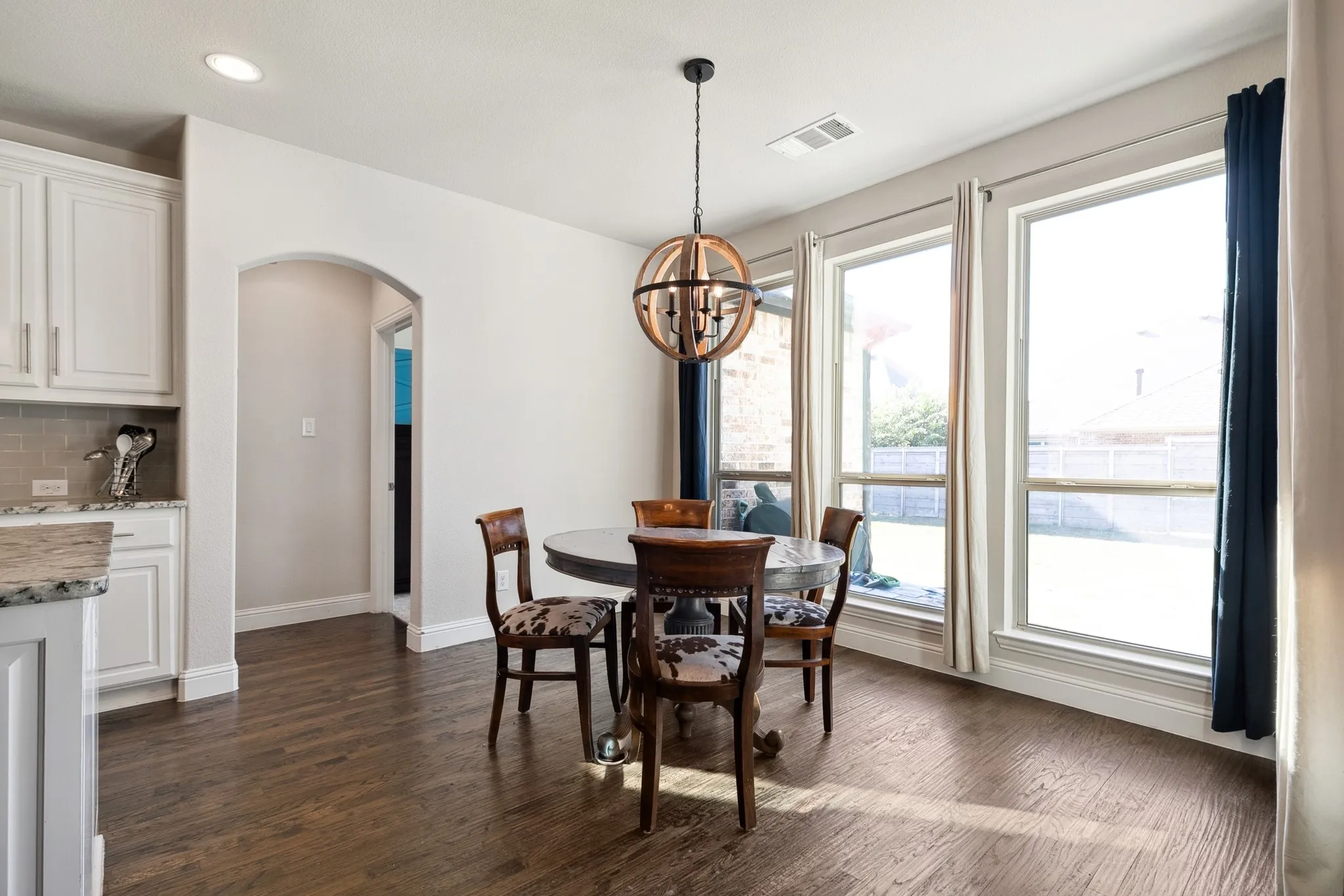 Single Family Residence For Sale in Denton County , 748 Fireside Drive, Little Elm, Texas 76227, 5 Bedroom, 5 Bathroom, 3 Garage spaces, 3,553 Sqft, built in 2016, Preowned, mls#21244589, Real Estate Agent in Little Elm, Homes For Sale in Denton county, Homes For Sale in Little Elm, Realtor in Little Elm Texas, Real Estate Brokerage Independent Realty Texas, Luminita Cordes Realtor