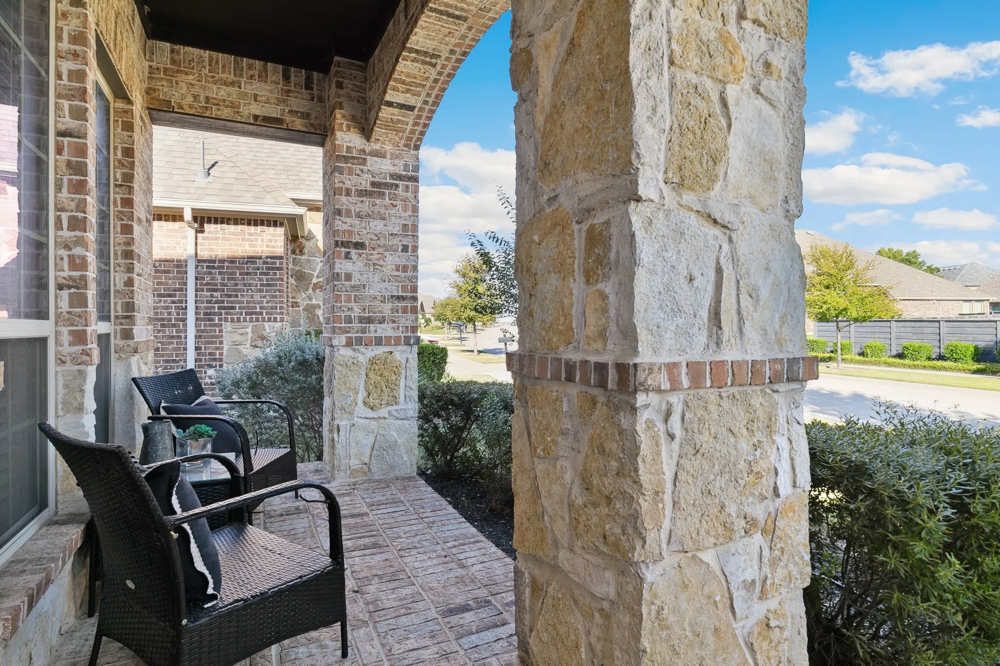 Single Family Residence For Sale in Denton County , 748 Fireside Drive, Little Elm, Texas 76227, 5 Bedroom, 5 Bathroom, 3 Garage spaces, 3,553 Sqft, built in 2016, Preowned, mls#21244589, Real Estate Agent in Little Elm, Homes For Sale in Denton county, Homes For Sale in Little Elm, Realtor in Little Elm Texas, Real Estate Brokerage Independent Realty Texas, Luminita Cordes Realtor
