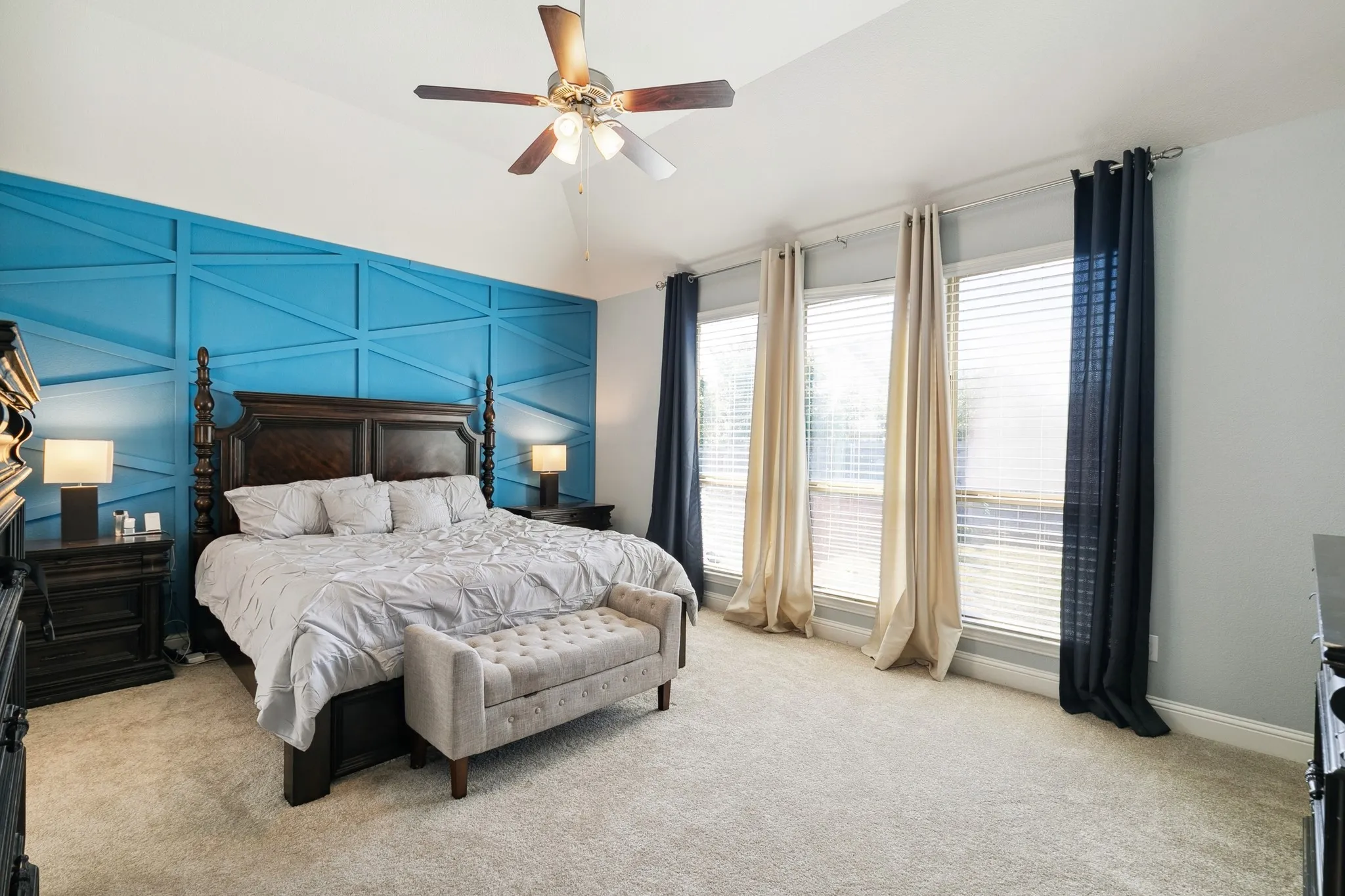 Single Family Residence For Sale in Denton County , 748 Fireside Drive, Little Elm, Texas 76227, 5 Bedroom, 5 Bathroom, 3 Garage spaces, 3,553 Sqft, built in 2016, Preowned, mls#21244589, Real Estate Agent in Little Elm, Homes For Sale in Denton county, Homes For Sale in Little Elm, Realtor in Little Elm Texas, Real Estate Brokerage Independent Realty Texas, Luminita Cordes Realtor