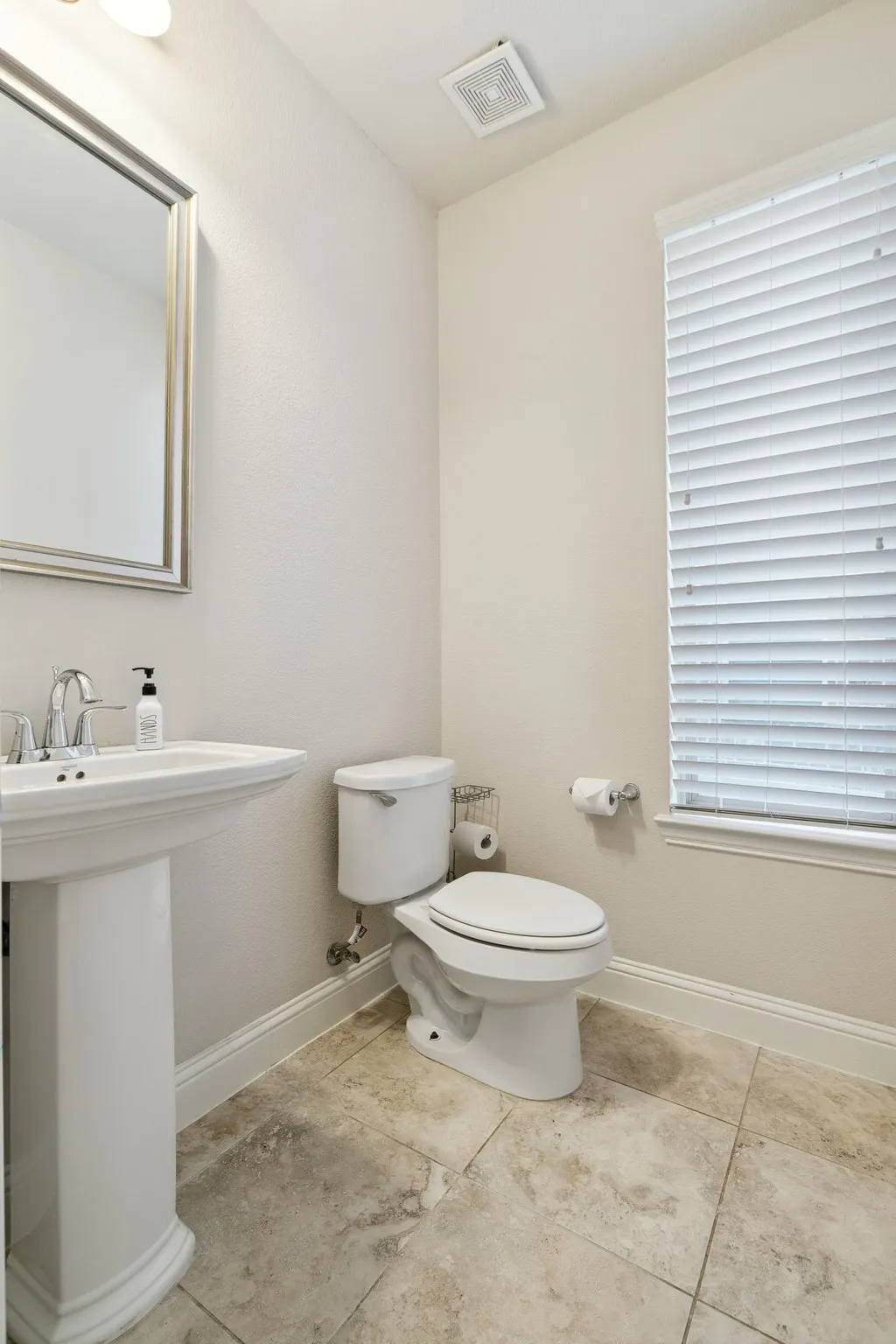 Single Family Residence For Sale in Denton County , 748 Fireside Drive, Little Elm, Texas 76227, 5 Bedroom, 5 Bathroom, 3 Garage spaces, 3,553 Sqft, built in 2016, Preowned, mls#21244589, Real Estate Agent in Little Elm, Homes For Sale in Denton county, Homes For Sale in Little Elm, Realtor in Little Elm Texas, Real Estate Brokerage Independent Realty Texas, Luminita Cordes Realtor