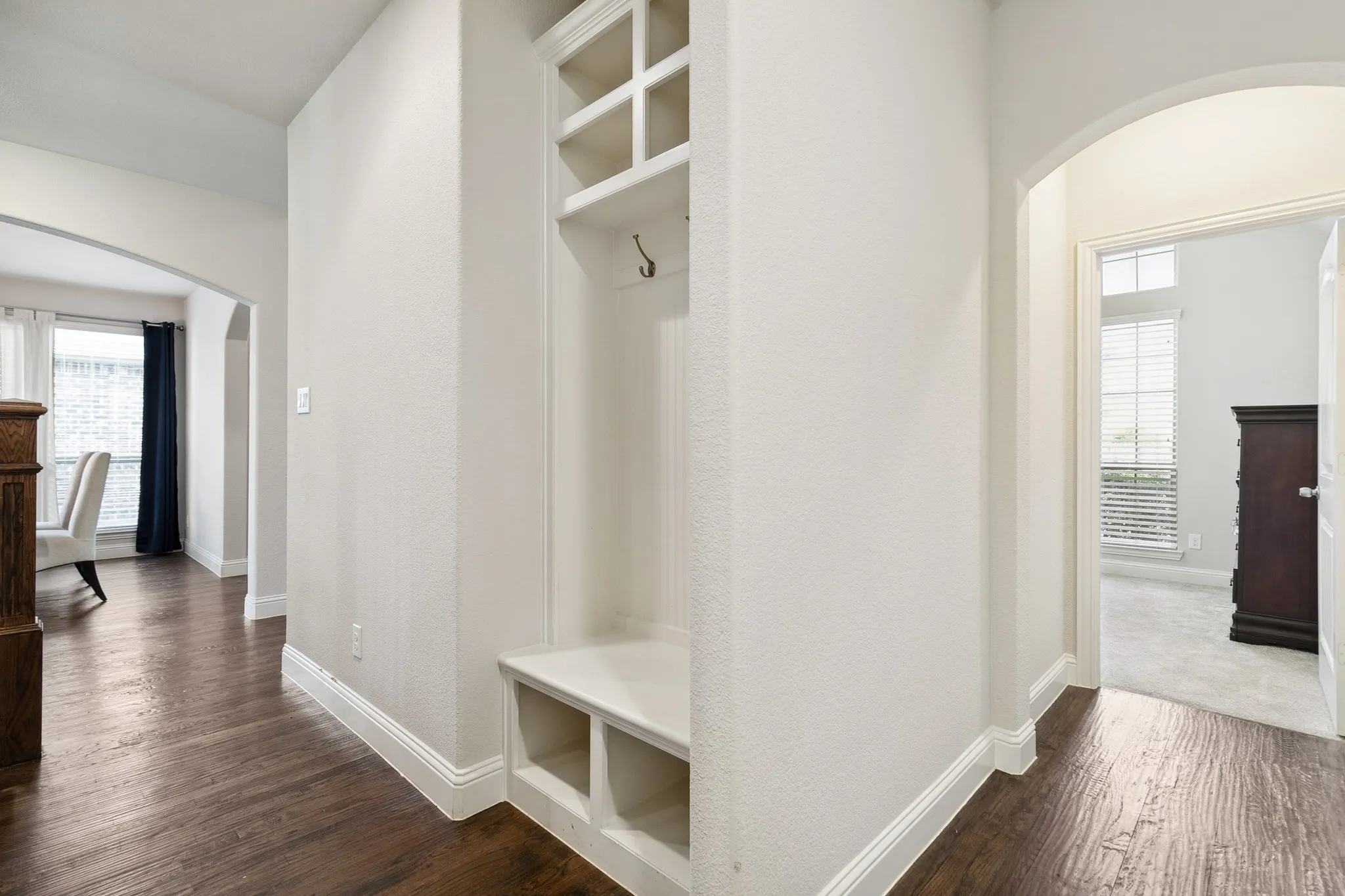 Single Family Residence For Sale in Denton County , 748 Fireside Drive, Little Elm, Texas 76227, 5 Bedroom, 5 Bathroom, 3 Garage spaces, 3,553 Sqft, built in 2016, Preowned, mls#21244589, Real Estate Agent in Little Elm, Homes For Sale in Denton county, Homes For Sale in Little Elm, Realtor in Little Elm Texas, Real Estate Brokerage Independent Realty Texas, Luminita Cordes Realtor