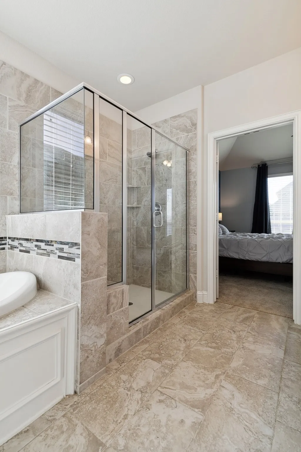 Single Family Residence For Sale in Denton County , 748 Fireside Drive, Little Elm, Texas 76227, 5 Bedroom, 5 Bathroom, 3 Garage spaces, 3,553 Sqft, built in 2016, Preowned, mls#21244589, Real Estate Agent in Little Elm, Homes For Sale in Denton county, Homes For Sale in Little Elm, Realtor in Little Elm Texas, Real Estate Brokerage Independent Realty Texas, Luminita Cordes Realtor