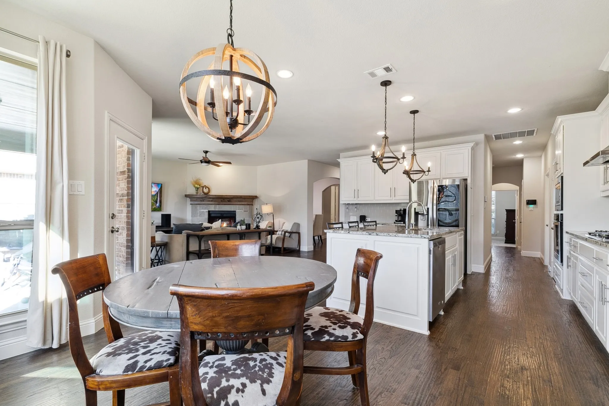 Single Family Residence For Sale in Denton County , 748 Fireside Drive, Little Elm, Texas 76227, 5 Bedroom, 5 Bathroom, 3 Garage spaces, 3,553 Sqft, built in 2016, Preowned, mls#21244589, Real Estate Agent in Little Elm, Homes For Sale in Denton county, Homes For Sale in Little Elm, Realtor in Little Elm Texas, Real Estate Brokerage Independent Realty Texas, Luminita Cordes Realtor