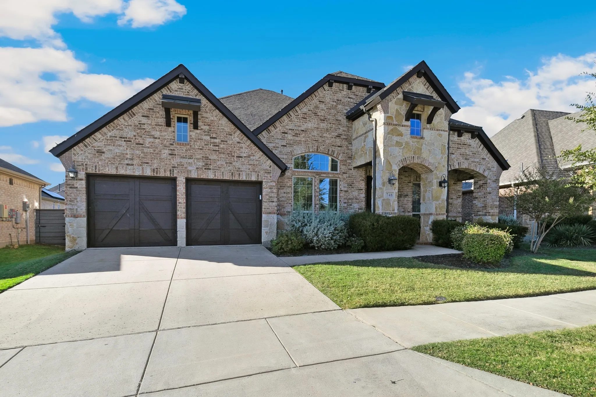 Single Family Residence For Sale in Denton County , 748 Fireside Drive, Little Elm, Texas 76227, 5 Bedroom, 5 Bathroom, 3 Garage spaces, 3,553 Sqft, built in 2016, Preowned, mls#21244589, Real Estate Agent in Little Elm, Homes For Sale in Denton county, Homes For Sale in Little Elm, Realtor in Little Elm Texas, Real Estate Brokerage Independent Realty Texas, Luminita Cordes Realtor