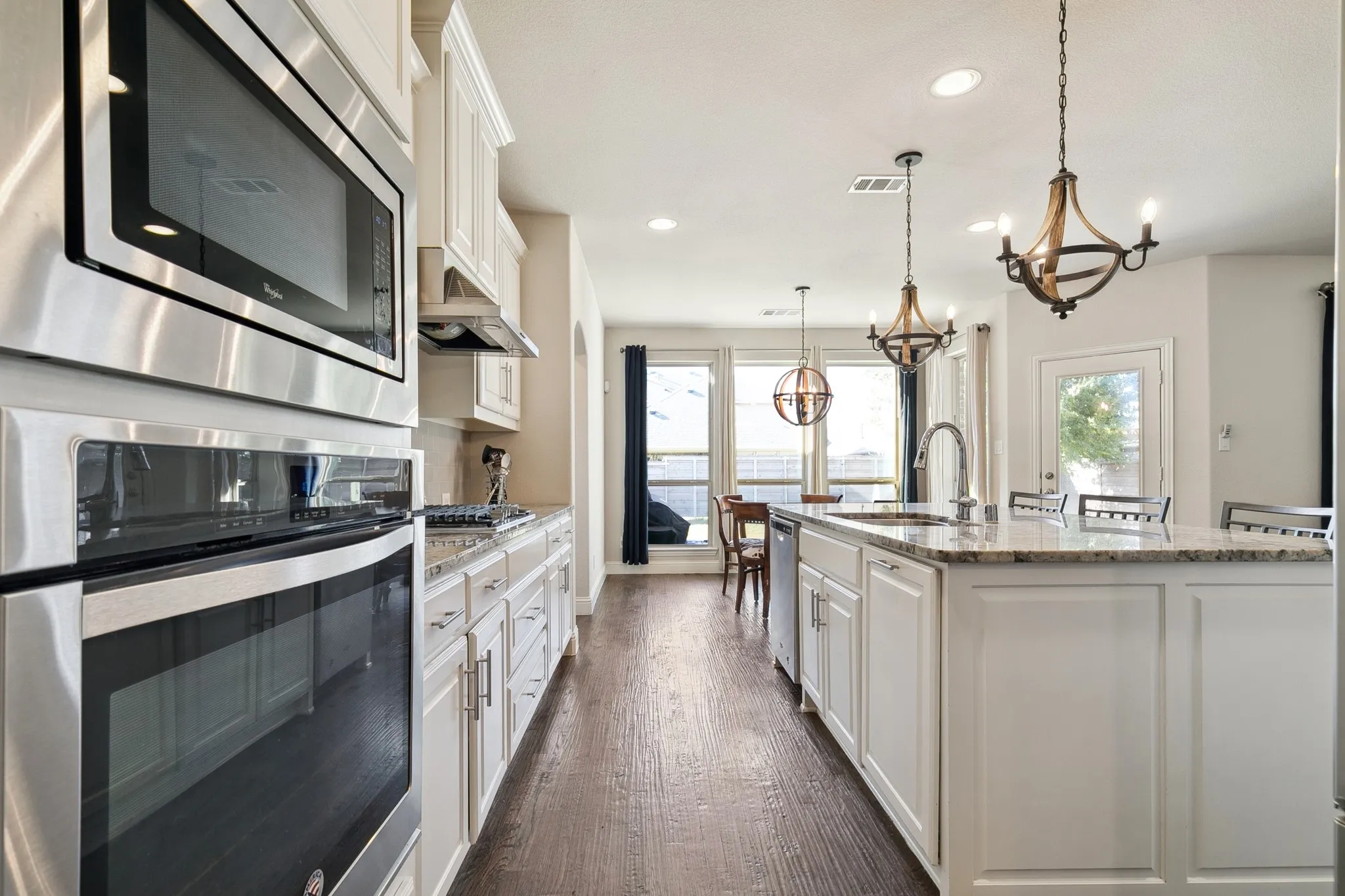 Single Family Residence For Sale in Denton County , 748 Fireside Drive, Little Elm, Texas 76227, 5 Bedroom, 5 Bathroom, 3 Garage spaces, 3,553 Sqft, built in 2016, Preowned, mls#21244589, Real Estate Agent in Little Elm, Homes For Sale in Denton county, Homes For Sale in Little Elm, Realtor in Little Elm Texas, Real Estate Brokerage Independent Realty Texas, Luminita Cordes Realtor