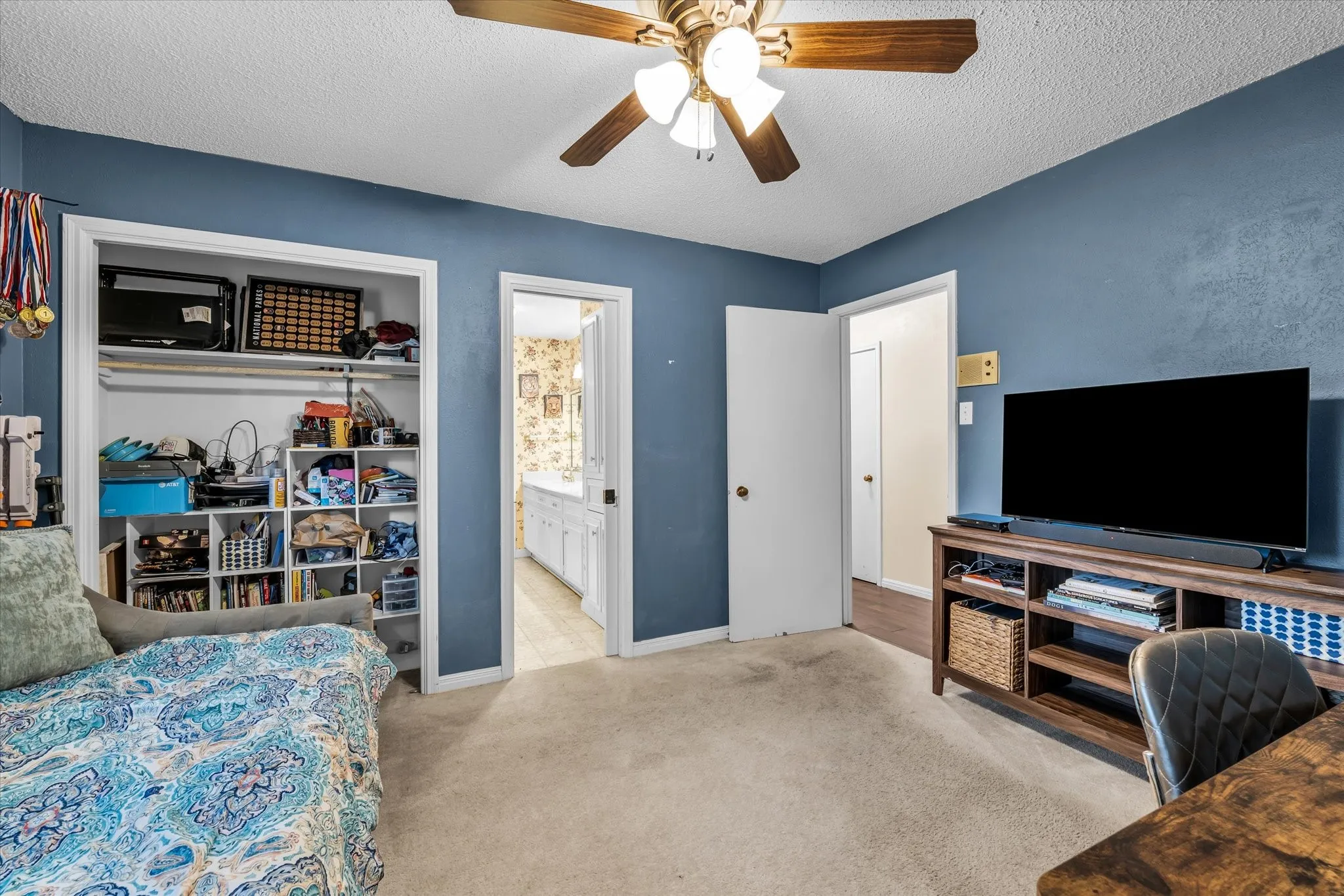 Single Family Residence For Sale in Mc Lennan County , 1208 Knotty Oaks Drive, Woodway, Texas 76712, 4 Bedroom, 3 Bathroom, Garage spaces, 2,690 Sqft, built in 1967, Preowned, mls#21243395, Real Estate Agent in Woodway, Homes For Sale in Mc Lennan county, Homes For Sale in Woodway, Realtor in Woodway Texas, Real Estate Brokerage Independent Realty Texas, Luminita Cordes Realtor