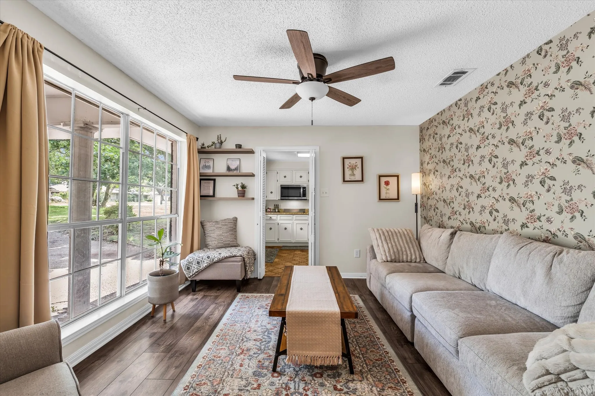 Formal sitting room