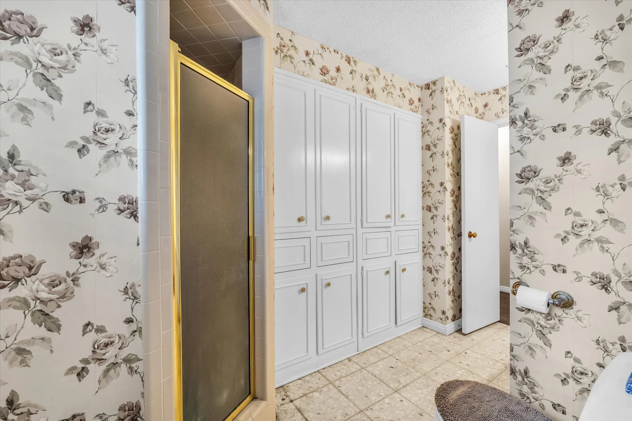 Hall bath