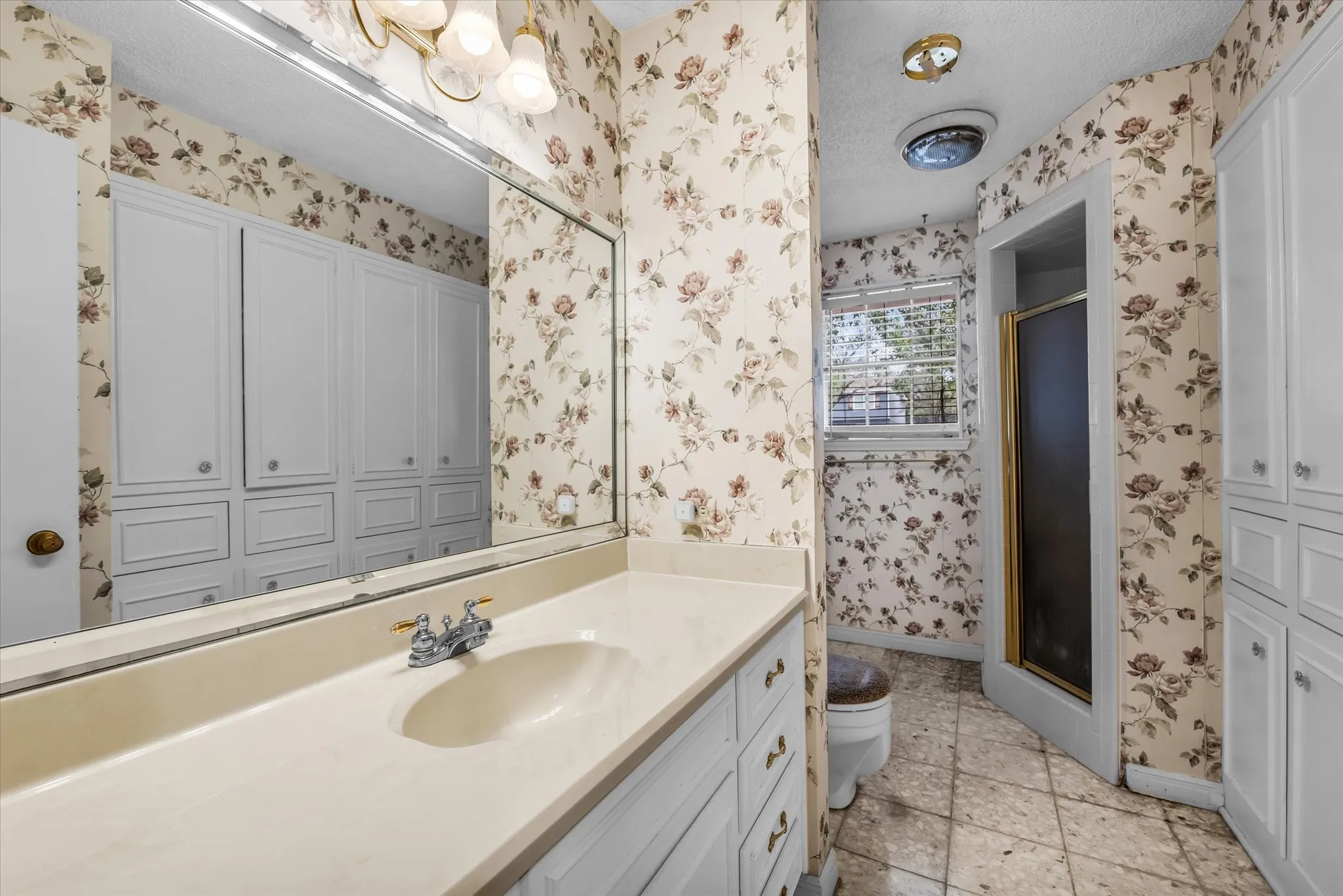 Hall bath