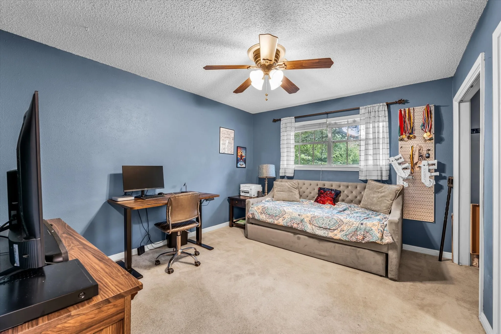 Single Family Residence For Sale in Mc Lennan County , 1208 Knotty Oaks Drive, Woodway, Texas 76712, 4 Bedroom, 3 Bathroom, Garage spaces, 2,690 Sqft, built in 1967, Preowned, mls#21243395, Real Estate Agent in Woodway, Homes For Sale in Mc Lennan county, Homes For Sale in Woodway, Realtor in Woodway Texas, Real Estate Brokerage Independent Realty Texas, Luminita Cordes Realtor