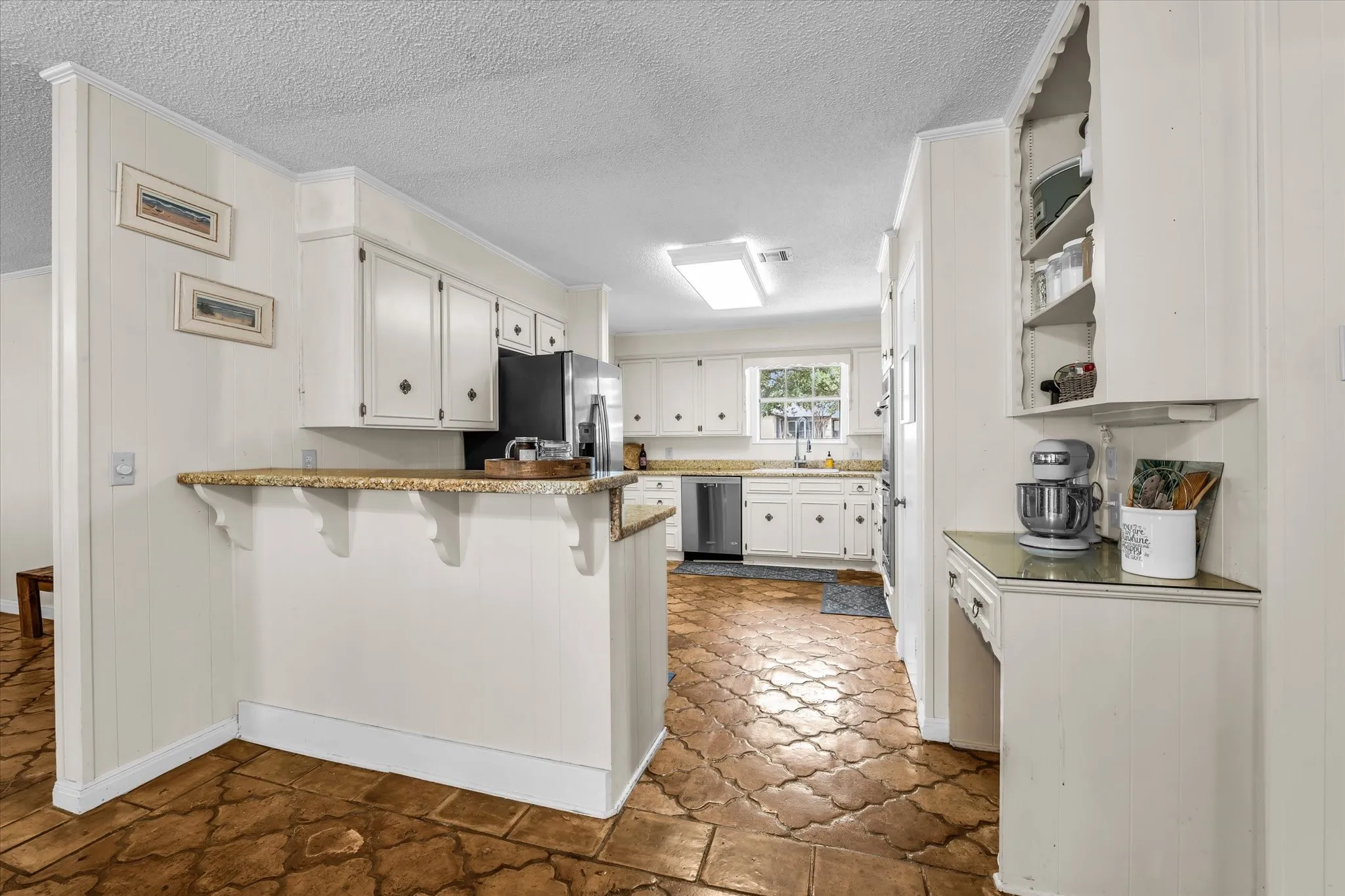 Single Family Residence For Sale in Mc Lennan County , 1208 Knotty Oaks Drive, Woodway, Texas 76712, 4 Bedroom, 3 Bathroom, Garage spaces, 2,690 Sqft, built in 1967, Preowned, mls#21243395, Real Estate Agent in Woodway, Homes For Sale in Mc Lennan county, Homes For Sale in Woodway, Realtor in Woodway Texas, Real Estate Brokerage Independent Realty Texas, Luminita Cordes Realtor
