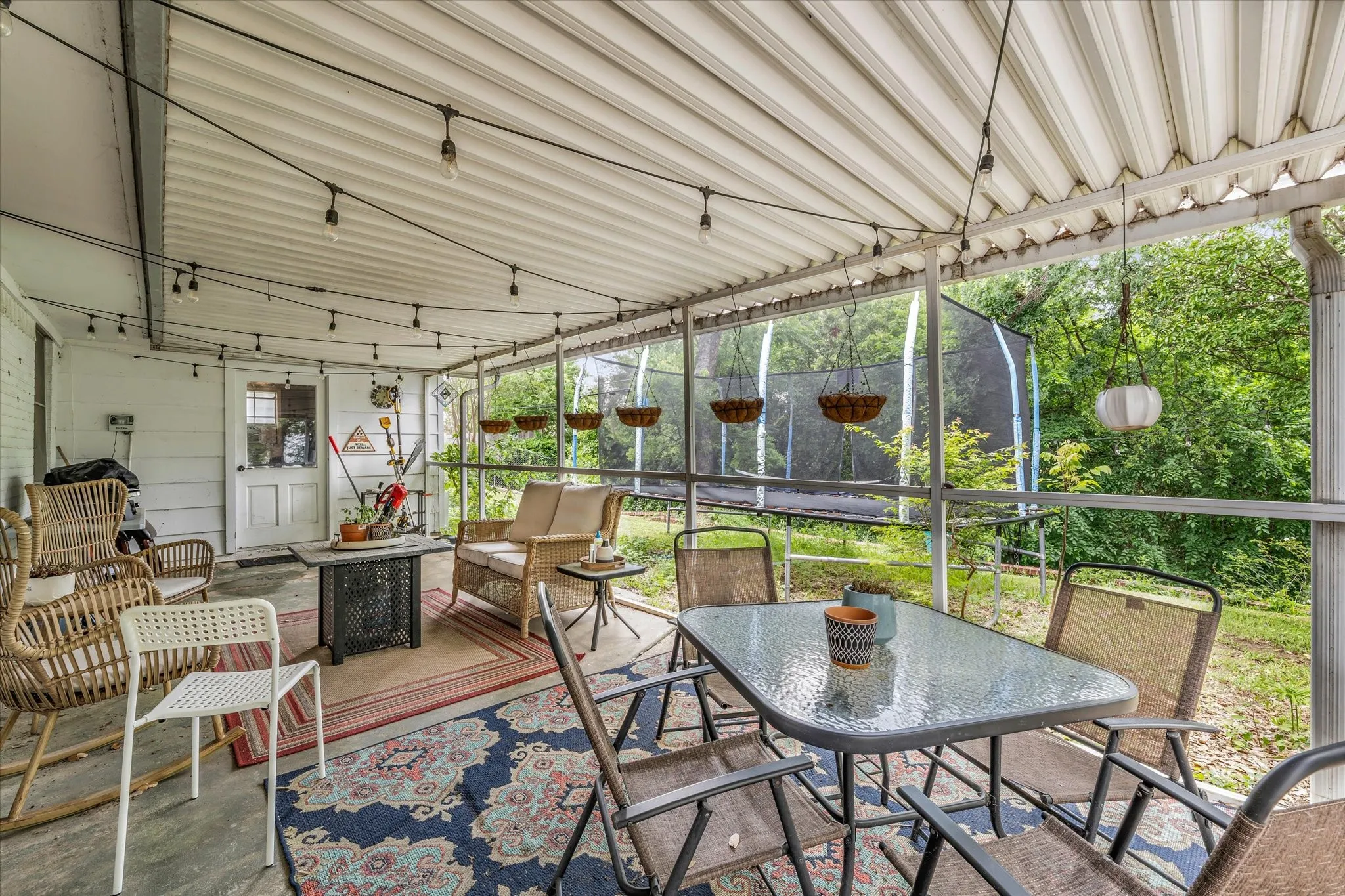 Single Family Residence For Sale in Mc Lennan County , 1208 Knotty Oaks Drive, Woodway, Texas 76712, 4 Bedroom, 3 Bathroom, Garage spaces, 2,690 Sqft, built in 1967, Preowned, mls#21243395, Real Estate Agent in Woodway, Homes For Sale in Mc Lennan county, Homes For Sale in Woodway, Realtor in Woodway Texas, Real Estate Brokerage Independent Realty Texas, Luminita Cordes Realtor