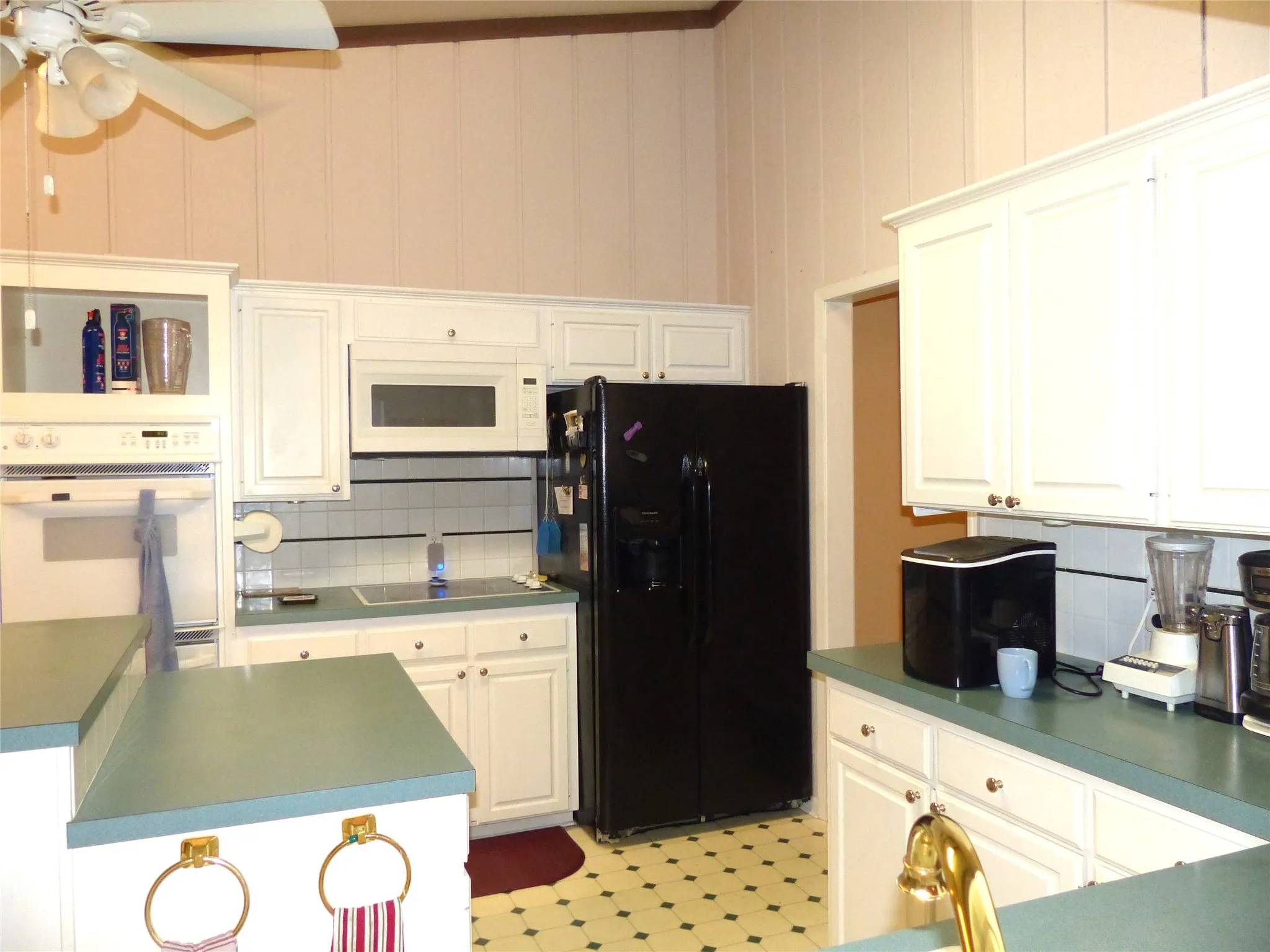 Single Family Residence For Sale in Mc Culloch County , 2105 Stanton, Brady, Texas 76825, 3 Bedrooms, 2 Bathrooms, 2 Garage spaces, 2,064 Sqft, built in 1975, Price $289,000, mls#21244608, Real Estate Agent in Brady, Homes For Sale in Mc Culloch county, Homes For Sale in Brady, Realtor in Brady Texas, Real Estate Brokerage Independent Realty Texas, Luminita Cordes Realtor