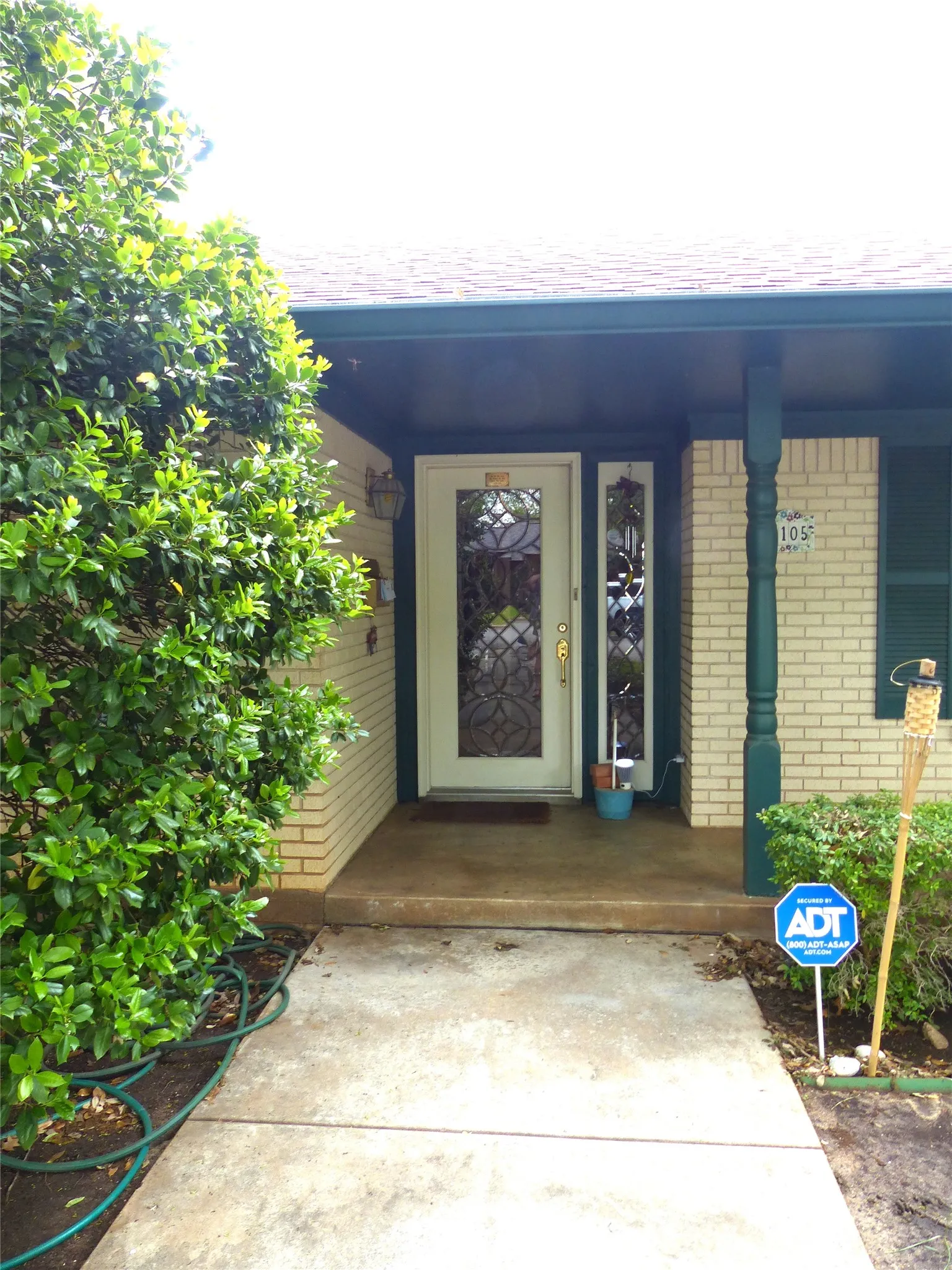Single Family Residence For Sale in Mc Culloch County , 2105 Stanton, Brady, Texas 76825, 3 Bedrooms, 2 Bathrooms, 2 Garage spaces, 2,064 Sqft, built in 1975, Price $289,000, mls#21244608, Real Estate Agent in Brady, Homes For Sale in Mc Culloch county, Homes For Sale in Brady, Realtor in Brady Texas, Real Estate Brokerage Independent Realty Texas, Luminita Cordes Realtor