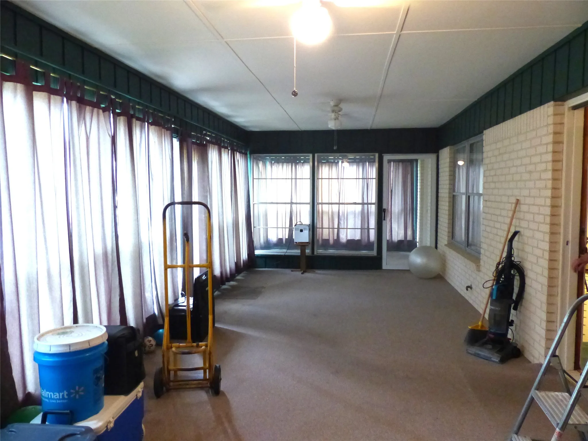 Single Family Residence For Sale in Mc Culloch County , 2105 Stanton, Brady, Texas 76825, 3 Bedrooms, 2 Bathrooms, 2 Garage spaces, 2,064 Sqft, built in 1975, Price $289,000, mls#21244608, Real Estate Agent in Brady, Homes For Sale in Mc Culloch county, Homes For Sale in Brady, Realtor in Brady Texas, Real Estate Brokerage Independent Realty Texas, Luminita Cordes Realtor