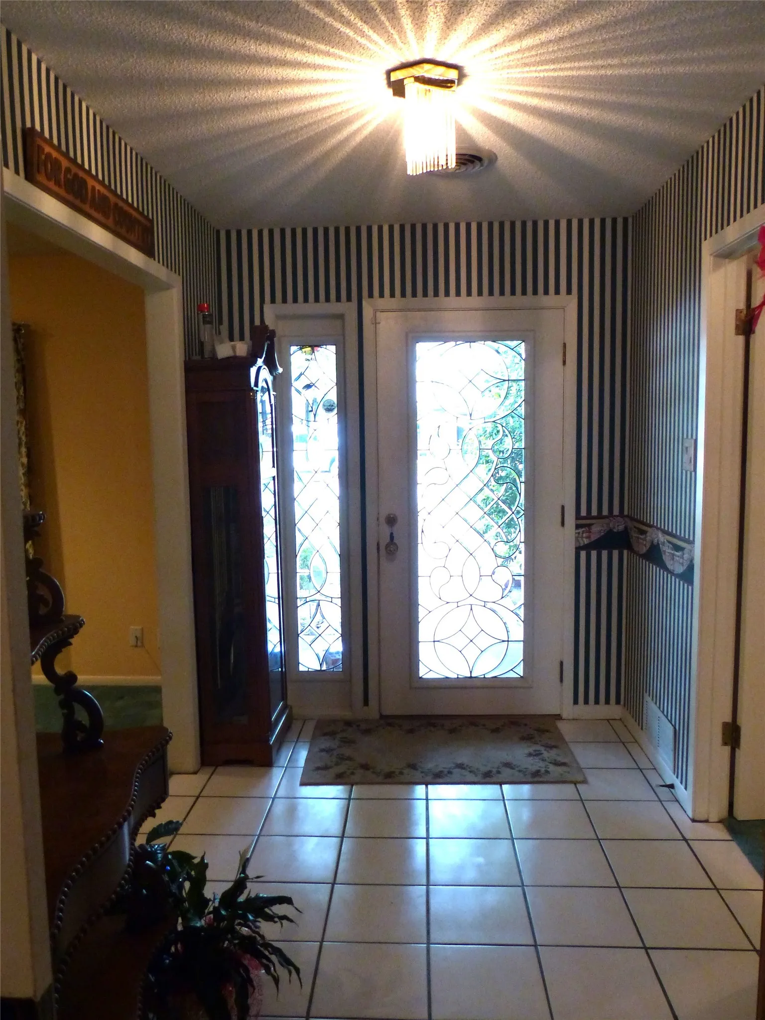 Single Family Residence For Sale in Mc Culloch County , 2105 Stanton, Brady, Texas 76825, 3 Bedrooms, 2 Bathrooms, 2 Garage spaces, 2,064 Sqft, built in 1975, Price $289,000, mls#21244608, Real Estate Agent in Brady, Homes For Sale in Mc Culloch county, Homes For Sale in Brady, Realtor in Brady Texas, Real Estate Brokerage Independent Realty Texas, Luminita Cordes Realtor