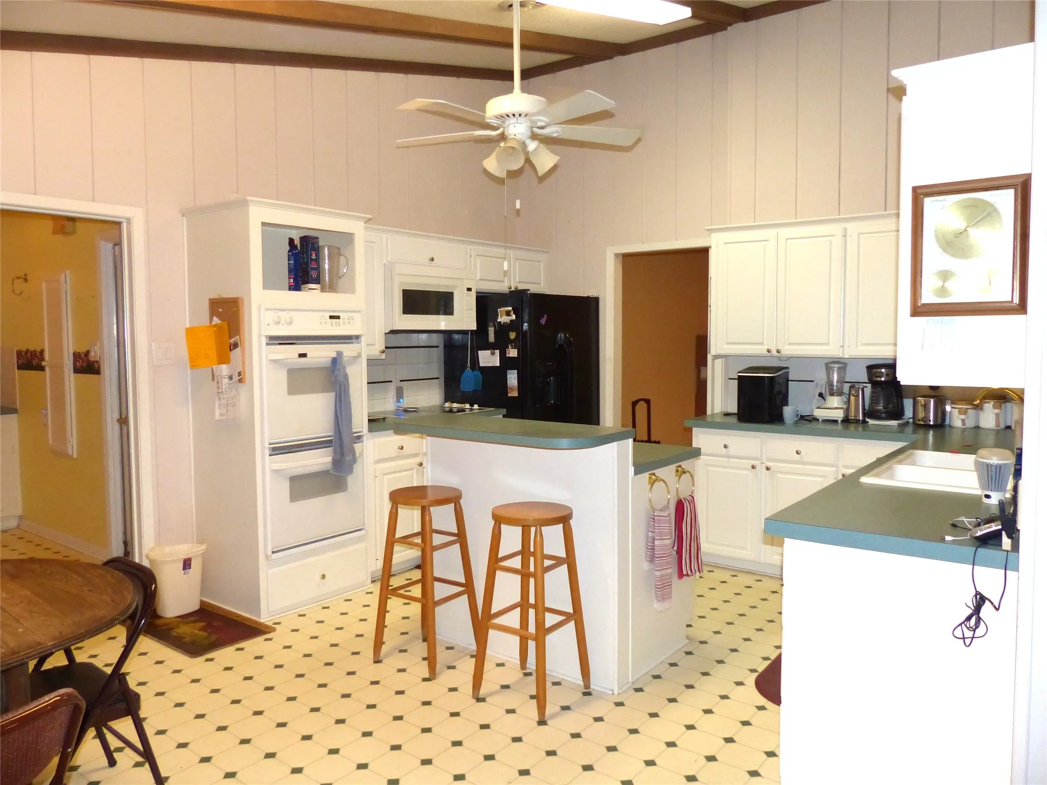 Single Family Residence For Sale in Mc Culloch County , 2105 Stanton, Brady, Texas 76825, 3 Bedrooms, 2 Bathrooms, 2 Garage spaces, 2,064 Sqft, built in 1975, Price $289,000, mls#21244608, Real Estate Agent in Brady, Homes For Sale in Mc Culloch county, Homes For Sale in Brady, Realtor in Brady Texas, Real Estate Brokerage Independent Realty Texas, Luminita Cordes Realtor
