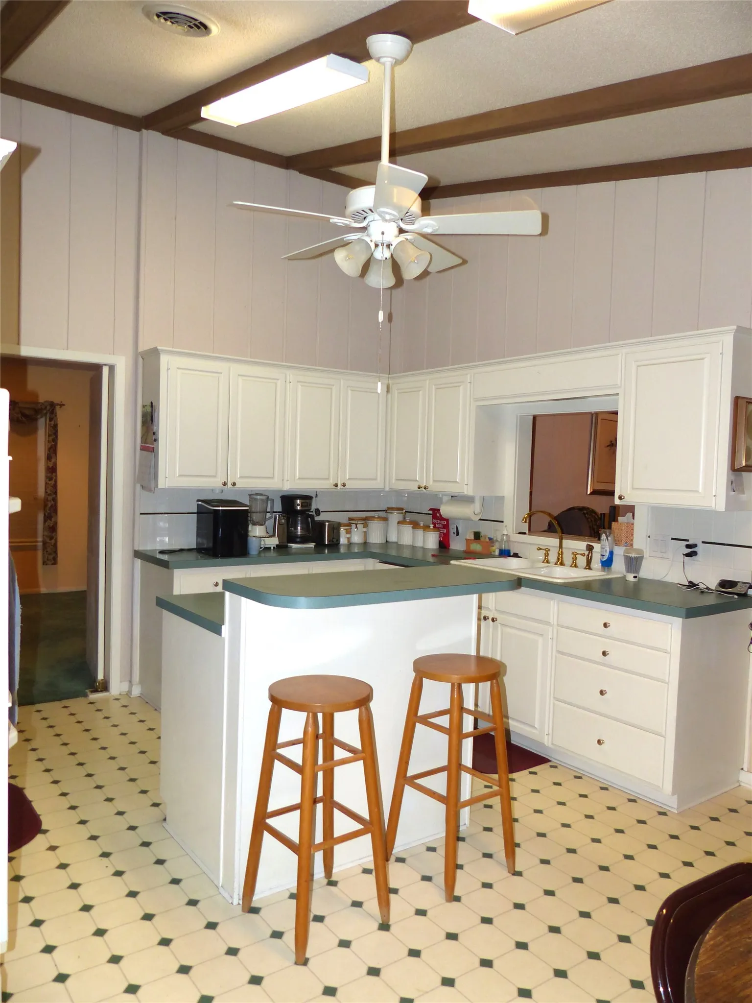 Single Family Residence For Sale in Mc Culloch County , 2105 Stanton, Brady, Texas 76825, 3 Bedrooms, 2 Bathrooms, 2 Garage spaces, 2,064 Sqft, built in 1975, Price $289,000, mls#21244608, Real Estate Agent in Brady, Homes For Sale in Mc Culloch county, Homes For Sale in Brady, Realtor in Brady Texas, Real Estate Brokerage Independent Realty Texas, Luminita Cordes Realtor