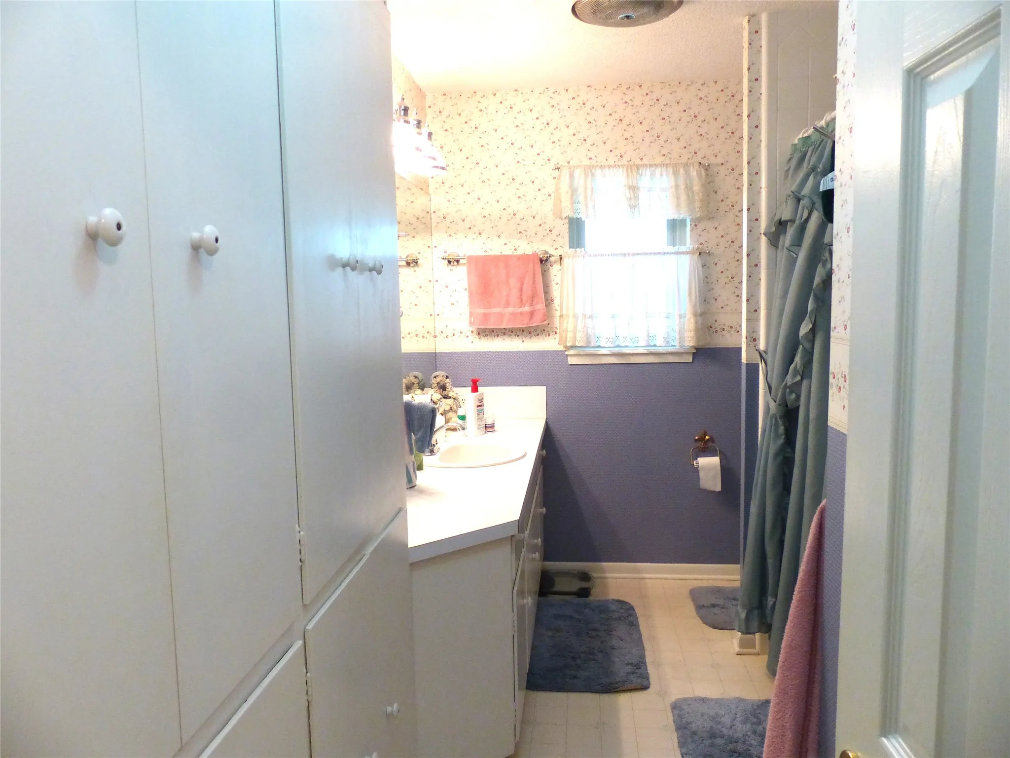 Single Family Residence For Sale in Mc Culloch County , 2105 Stanton, Brady, Texas 76825, 3 Bedrooms, 2 Bathrooms, 2 Garage spaces, 2,064 Sqft, built in 1975, Price $289,000, mls#21244608, Real Estate Agent in Brady, Homes For Sale in Mc Culloch county, Homes For Sale in Brady, Realtor in Brady Texas, Real Estate Brokerage Independent Realty Texas, Luminita Cordes Realtor