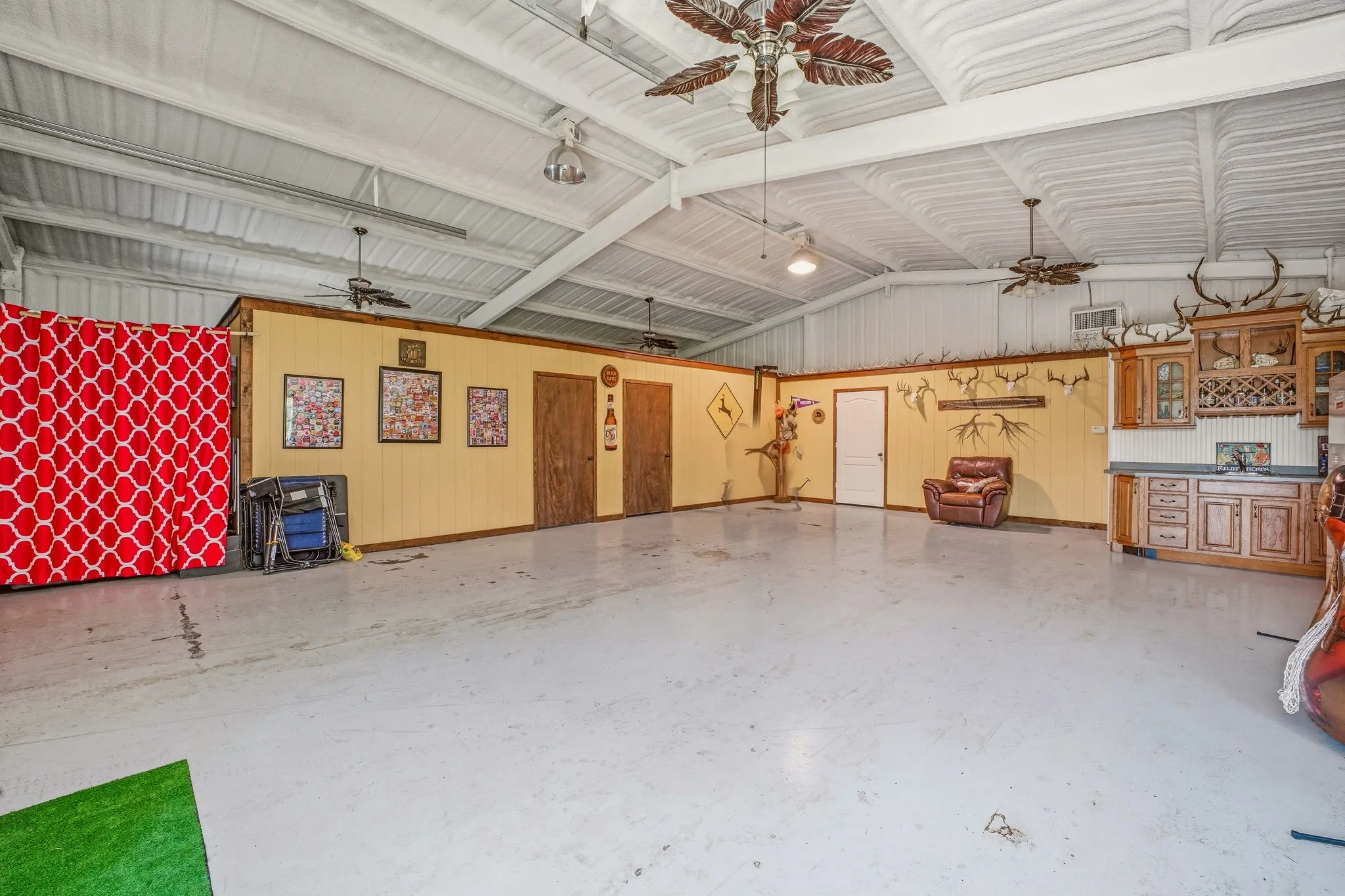 Mobile Home For Sale in Young County , 1262 Rosser Ranch Road, Graham, Texas 76450, 3 Bedroom, 2 Bathroom, Garage spaces, 1,792 Sqft, built in 2015, Preowned, mls#21243545, Real Estate Agent in Graham, Homes For Sale in Young county, Homes For Sale in Graham, Realtor in Graham Texas, Real Estate Brokerage Independent Realty Texas, Luminita Cordes Realtor