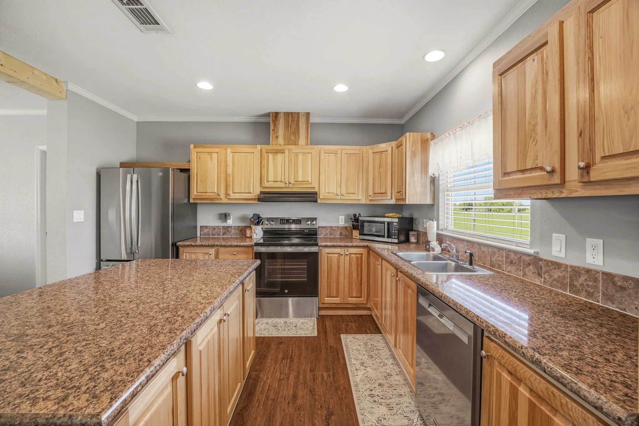 Mobile Home For Sale in Young County , 1262 Rosser Ranch Road, Graham, Texas 76450, 3 Bedroom, 2 Bathroom, Garage spaces, 1,792 Sqft, built in 2015, Preowned, mls#21243545, Real Estate Agent in Graham, Homes For Sale in Young county, Homes For Sale in Graham, Realtor in Graham Texas, Real Estate Brokerage Independent Realty Texas, Luminita Cordes Realtor