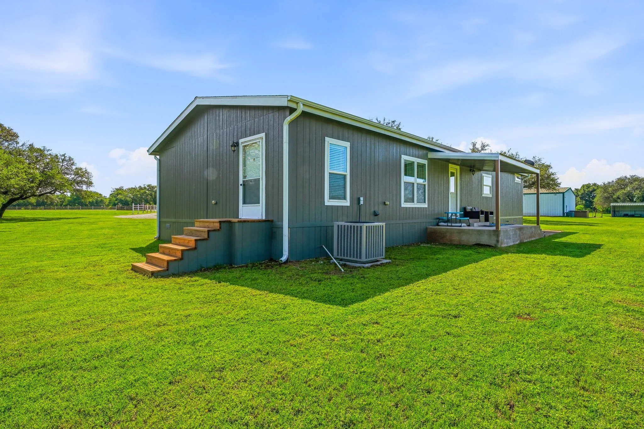 Mobile Home For Sale in Young County , 1262 Rosser Ranch Road, Graham, Texas 76450, 3 Bedroom, 2 Bathroom, Garage spaces, 1,792 Sqft, built in 2015, Preowned, mls#21243545, Real Estate Agent in Graham, Homes For Sale in Young county, Homes For Sale in Graham, Realtor in Graham Texas, Real Estate Brokerage Independent Realty Texas, Luminita Cordes Realtor