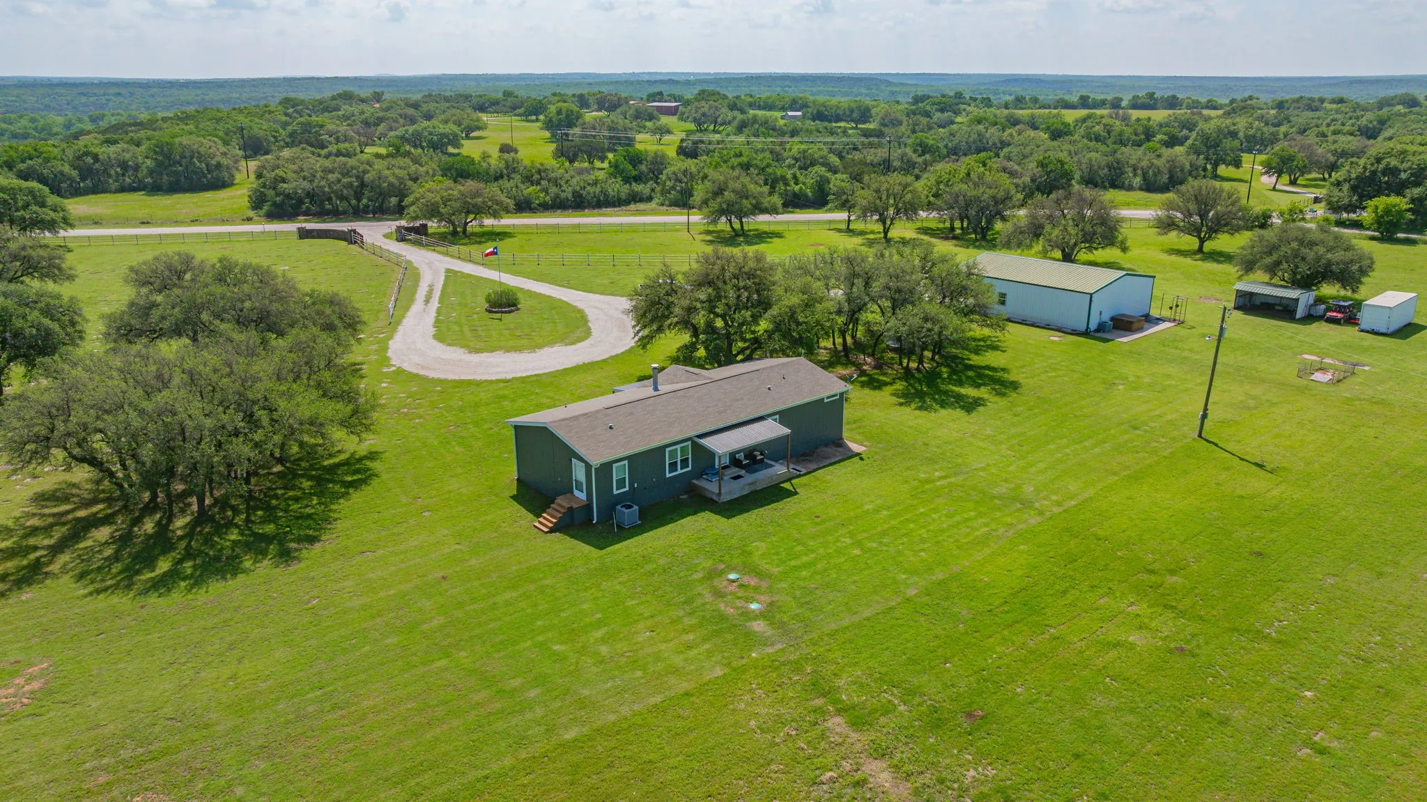Mobile Home For Sale in Young County , 1262 Rosser Ranch Road, Graham, Texas 76450, 3 Bedroom, 2 Bathroom, Garage spaces, 1,792 Sqft, built in 2015, Preowned, mls#21243545, Real Estate Agent in Graham, Homes For Sale in Young county, Homes For Sale in Graham, Realtor in Graham Texas, Real Estate Brokerage Independent Realty Texas, Luminita Cordes Realtor