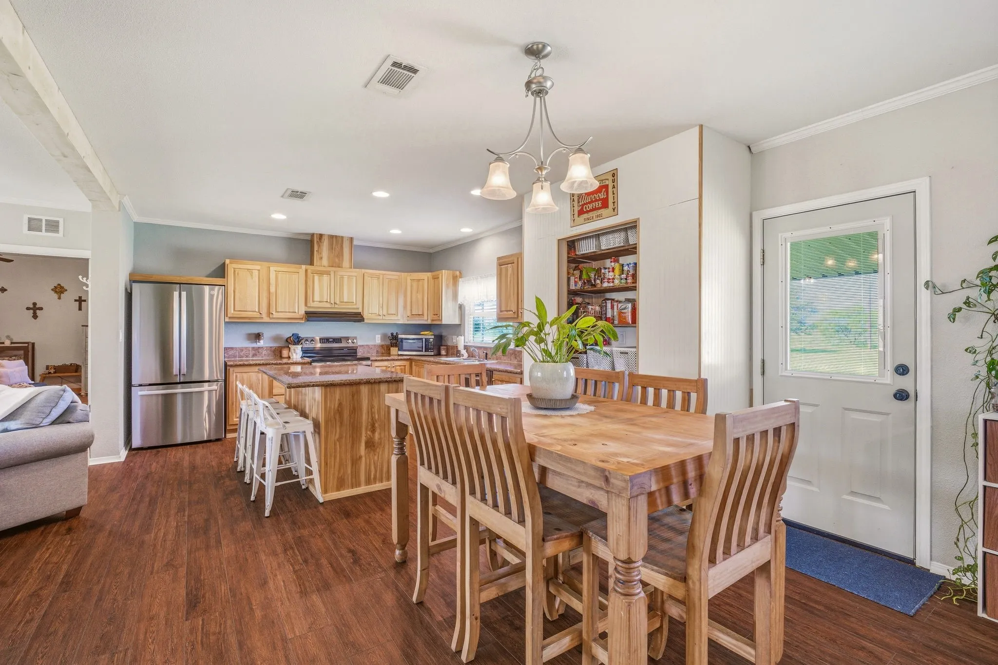 Mobile Home For Sale in Young County , 1262 Rosser Ranch Road, Graham, Texas 76450, 3 Bedroom, 2 Bathroom, Garage spaces, 1,792 Sqft, built in 2015, Preowned, mls#21243545, Real Estate Agent in Graham, Homes For Sale in Young county, Homes For Sale in Graham, Realtor in Graham Texas, Real Estate Brokerage Independent Realty Texas, Luminita Cordes Realtor