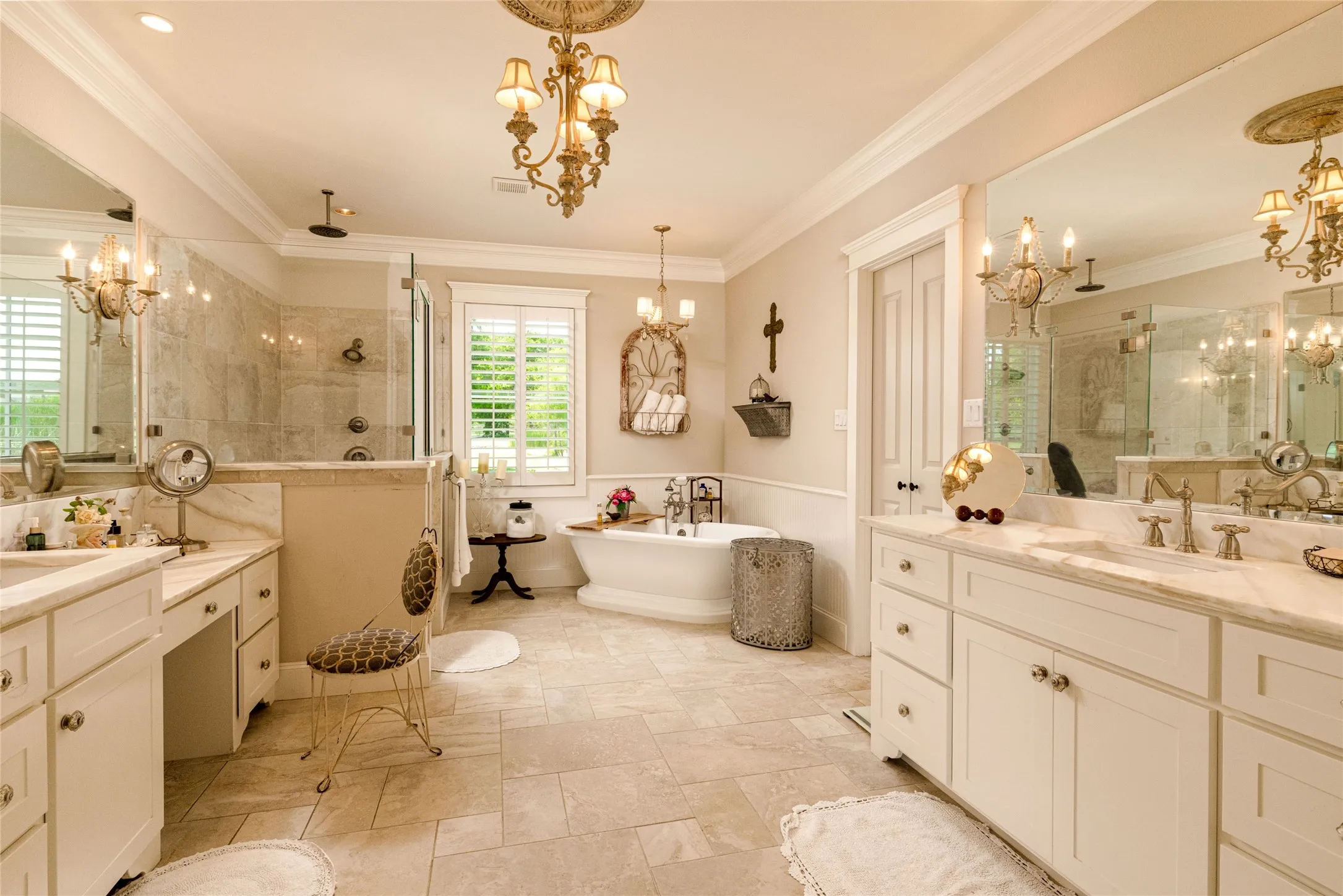 Single Family Residence For Sale in Tarrant County , 1331 Bancroft Road, Keller, Texas 76262, 5 Bedroom, 5 Bathroom, 4 Garage spaces, 4,875 Sqft, built in 2013, Preowned, mls#21242217, Real Estate Agent in Keller, Homes For Sale in Tarrant county, Homes For Sale in Keller, Realtor in Keller Texas, Real Estate Brokerage Independent Realty Texas, Luminita Cordes Realtor