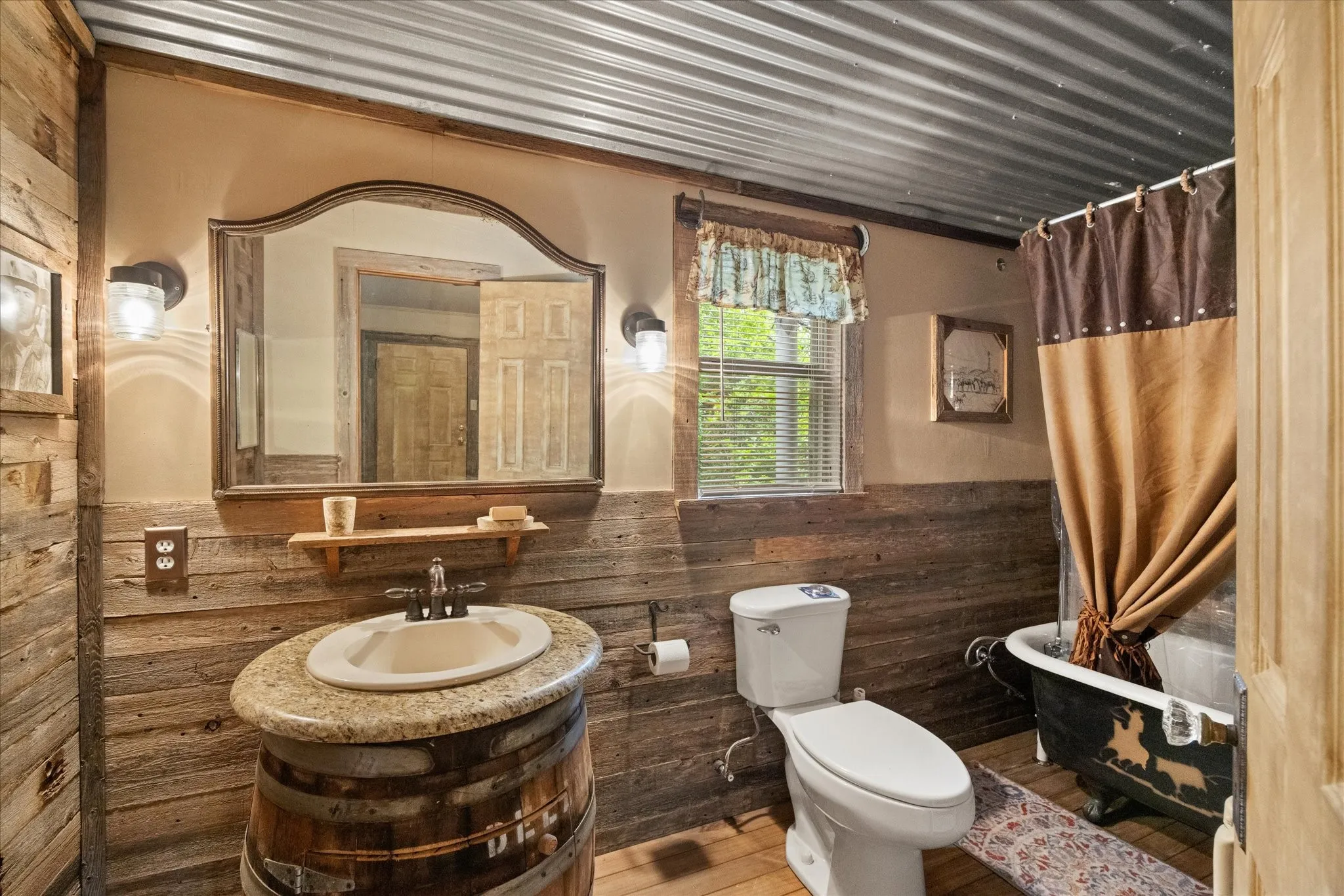 Farm For Sale in Erath County , 31577 N US Highway 281, Lipan, Texas 76462, 3 Bedroom, 2 Bathroom, Garage spaces, 2,078 Sqft, built in 1999, Preowned, mls#21244347, Real Estate Agent in Lipan, Homes For Sale in Erath county, Homes For Sale in Lipan, Realtor in Lipan Texas, Real Estate Brokerage Independent Realty Texas, Luminita Cordes Realtor