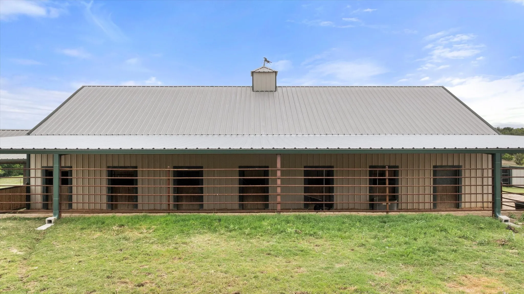 Farm For Sale in Erath County , 31577 N US Highway 281, Lipan, Texas 76462, 3 Bedroom, 2 Bathroom, Garage spaces, 2,078 Sqft, built in 1999, Preowned, mls#21244347, Real Estate Agent in Lipan, Homes For Sale in Erath county, Homes For Sale in Lipan, Realtor in Lipan Texas, Real Estate Brokerage Independent Realty Texas, Luminita Cordes Realtor