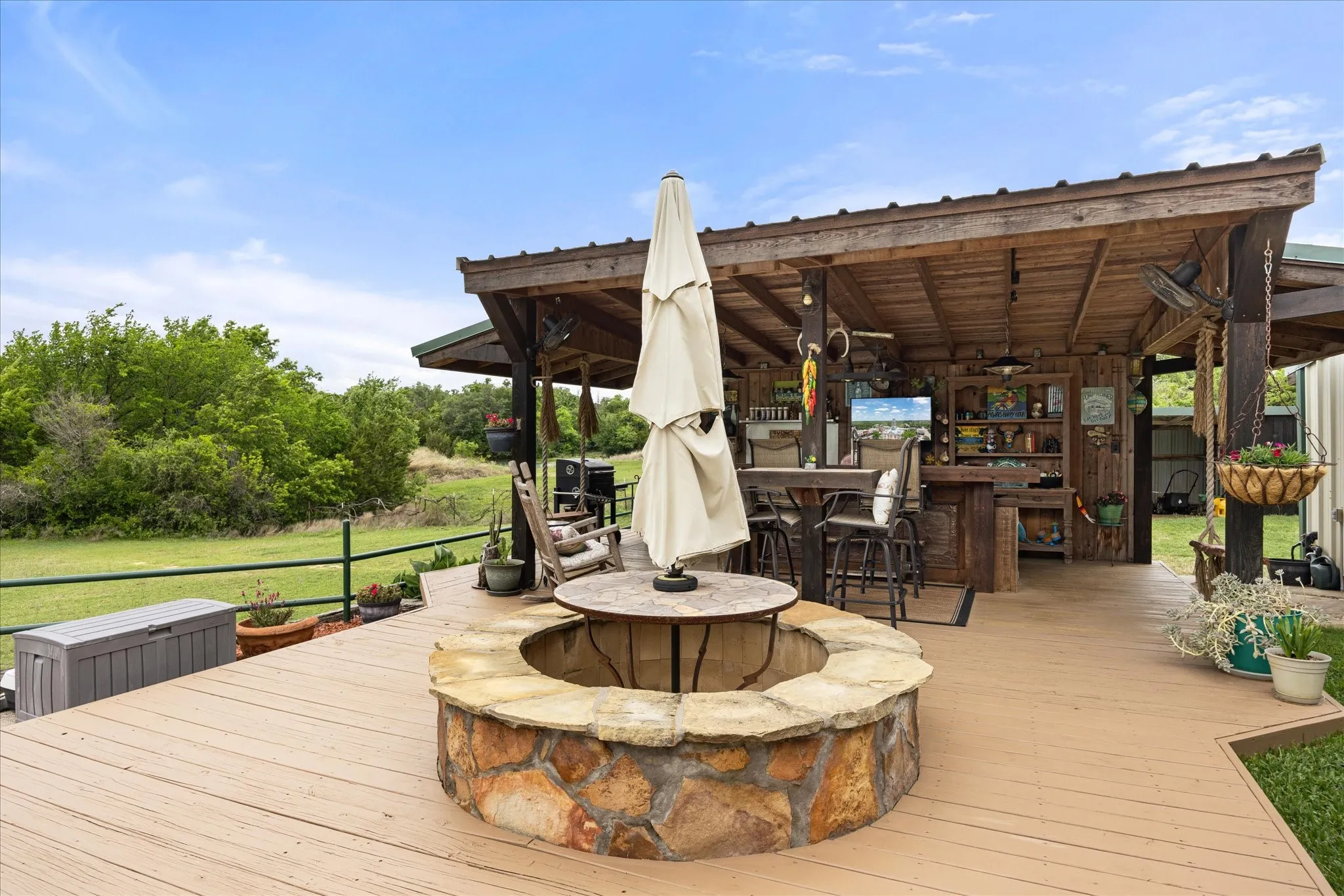 Farm For Sale in Erath County , 31577 N US Highway 281, Lipan, Texas 76462, 3 Bedroom, 2 Bathroom, Garage spaces, 2,078 Sqft, built in 1999, Preowned, mls#21244347, Real Estate Agent in Lipan, Homes For Sale in Erath county, Homes For Sale in Lipan, Realtor in Lipan Texas, Real Estate Brokerage Independent Realty Texas, Luminita Cordes Realtor