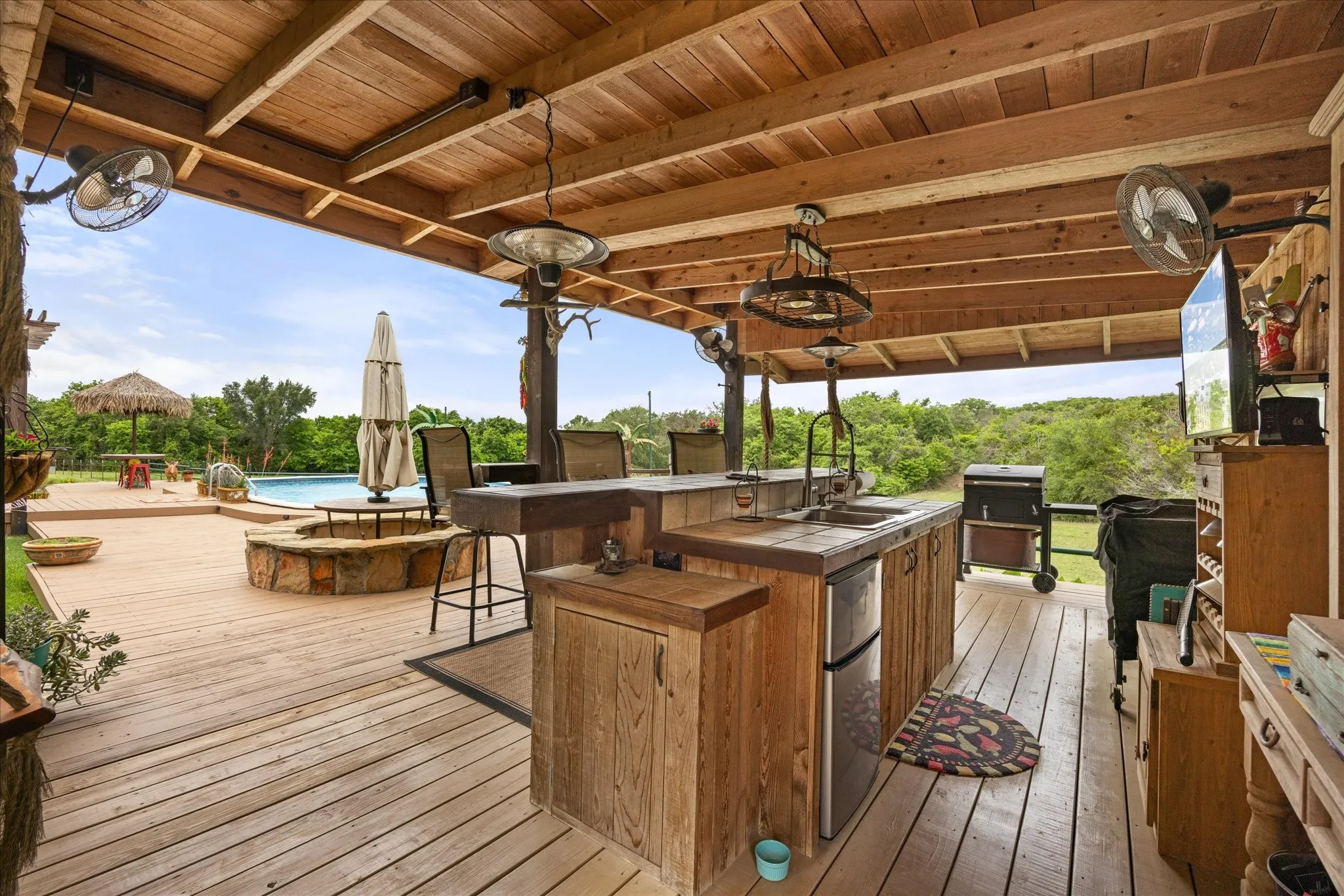 Farm For Sale in Erath County , 31577 N US Highway 281, Lipan, Texas 76462, 3 Bedroom, 2 Bathroom, Garage spaces, 2,078 Sqft, built in 1999, Preowned, mls#21244347, Real Estate Agent in Lipan, Homes For Sale in Erath county, Homes For Sale in Lipan, Realtor in Lipan Texas, Real Estate Brokerage Independent Realty Texas, Luminita Cordes Realtor