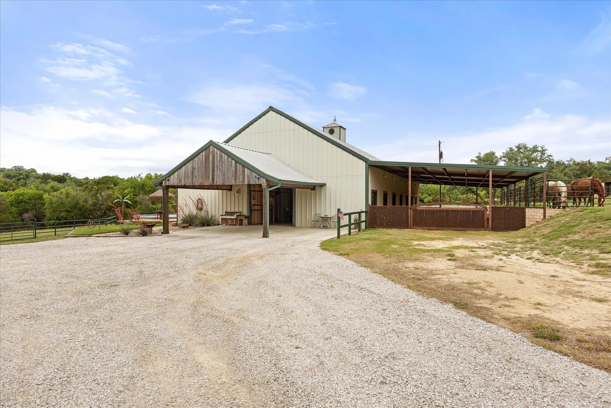 Farm For Sale in Erath County , 31577 N US Highway 281, Lipan, Texas 76462, 3 Bedroom, 2 Bathroom, Garage spaces, 2,078 Sqft, built in 1999, Preowned, mls#21244347, Real Estate Agent in Lipan, Homes For Sale in Erath county, Homes For Sale in Lipan, Realtor in Lipan Texas, Real Estate Brokerage Independent Realty Texas, Luminita Cordes Realtor