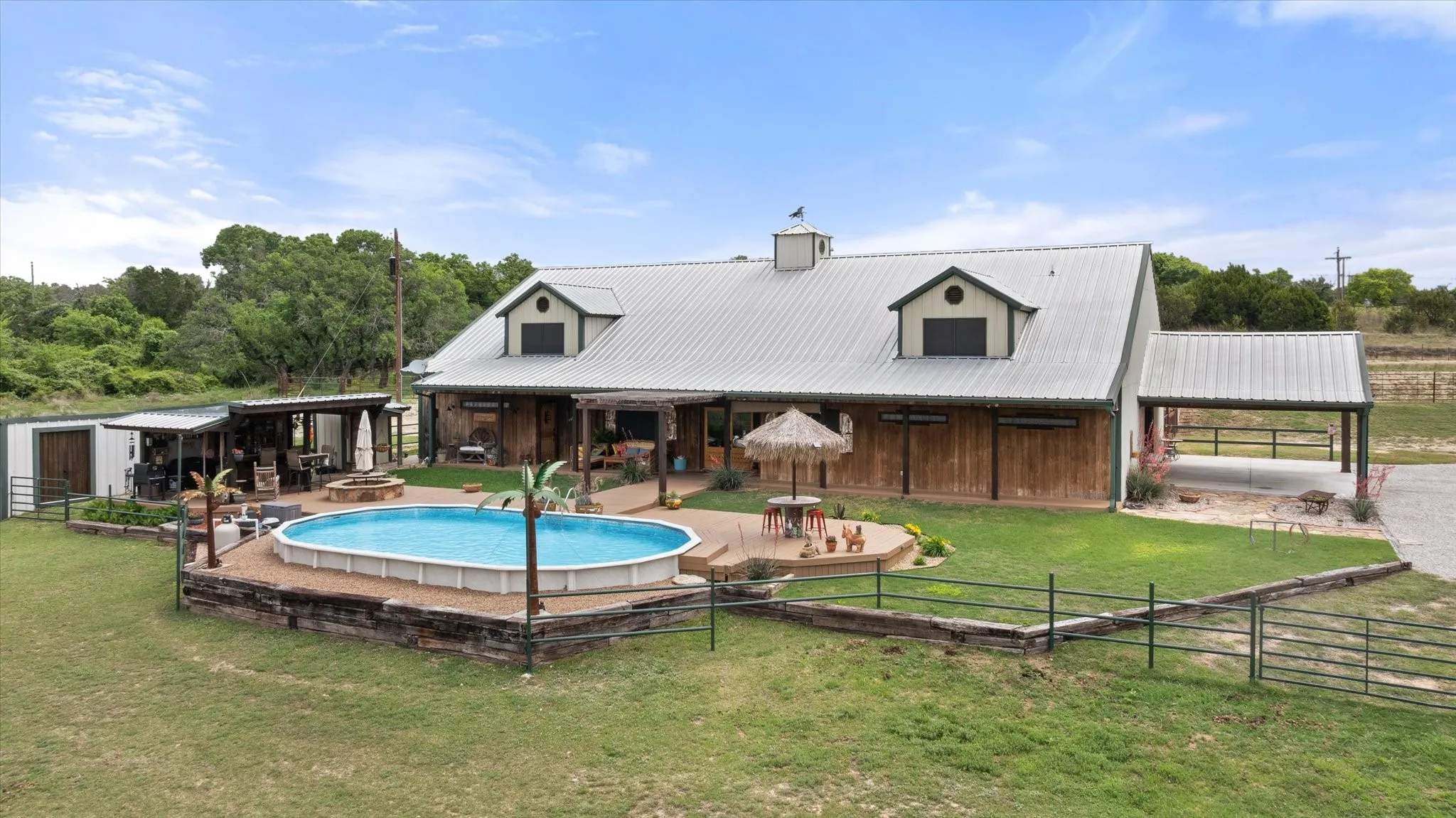 Farm For Sale in Erath County , 31577 N US Highway 281, Lipan, Texas 76462, 3 Bedroom, 2 Bathroom, Garage spaces, 2,078 Sqft, built in 1999, Preowned, mls#21244347, Real Estate Agent in Lipan, Homes For Sale in Erath county, Homes For Sale in Lipan, Realtor in Lipan Texas, Real Estate Brokerage Independent Realty Texas, Luminita Cordes Realtor