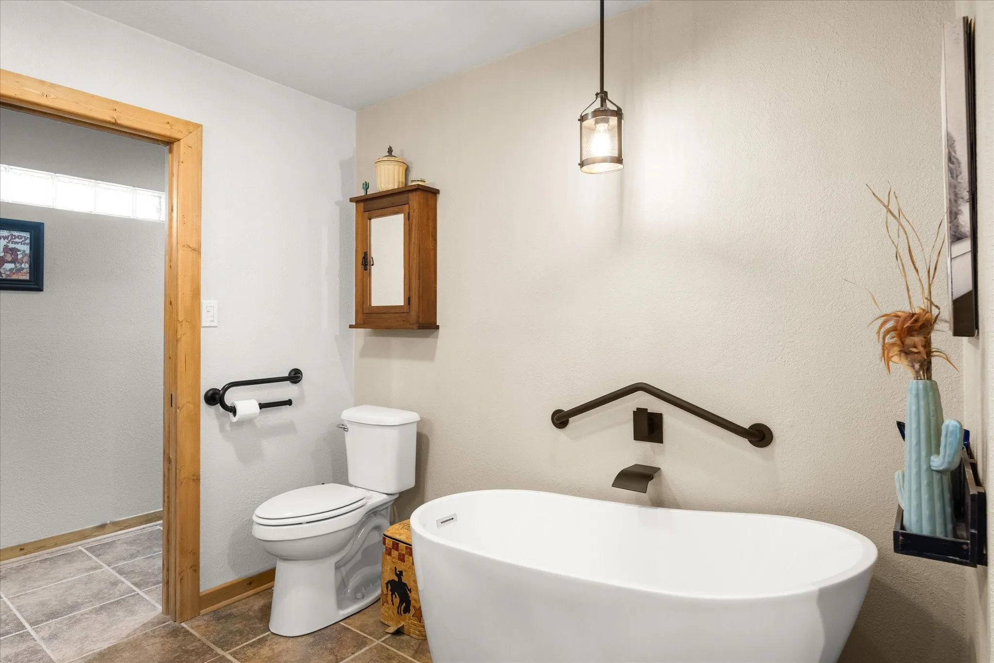 Farm For Sale in Erath County , 31577 N US Highway 281, Lipan, Texas 76462, 3 Bedroom, 2 Bathroom, Garage spaces, 2,078 Sqft, built in 1999, Preowned, mls#21244347, Real Estate Agent in Lipan, Homes For Sale in Erath county, Homes For Sale in Lipan, Realtor in Lipan Texas, Real Estate Brokerage Independent Realty Texas, Luminita Cordes Realtor