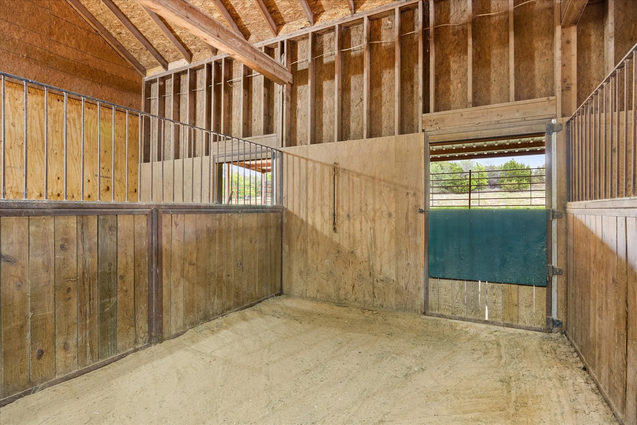 Farm For Sale in Erath County , 31577 N US Highway 281, Lipan, Texas 76462, 3 Bedroom, 2 Bathroom, Garage spaces, 2,078 Sqft, built in 1999, Preowned, mls#21244347, Real Estate Agent in Lipan, Homes For Sale in Erath county, Homes For Sale in Lipan, Realtor in Lipan Texas, Real Estate Brokerage Independent Realty Texas, Luminita Cordes Realtor