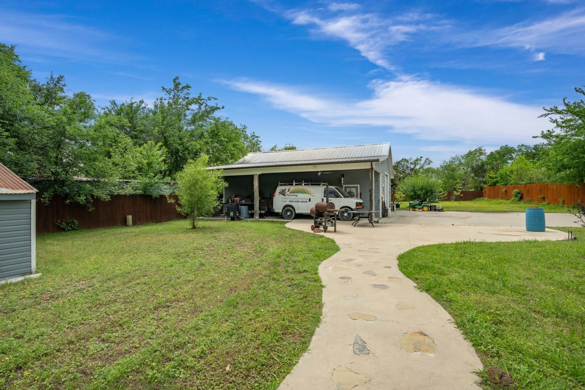 Single Family Residence For Sale in Hopkins County , 965 Farm Road 900 N, Saltillo, Texas 75478, 3 Bedroom, 3 Bathroom, Garage spaces, 1,798 Sqft, built in 1965, mls#21244485, Real Estate Agent in Saltillo, Homes For Sale in Hopkins county, Homes For Sale in Saltillo, Realtor in Saltillo Texas, Real Estate Brokerage Independent Realty Texas, Luminita Cordes Realtor