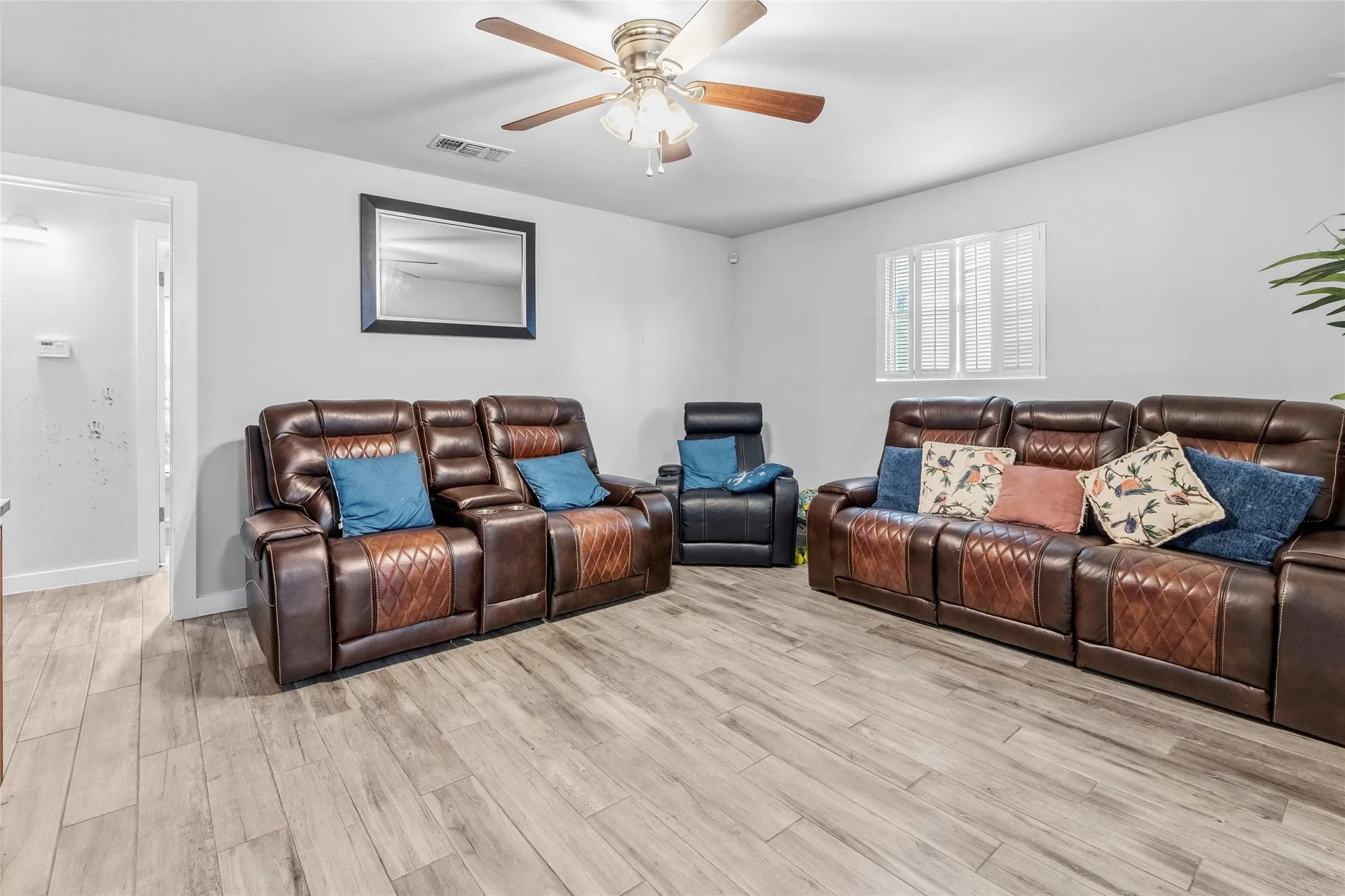 Single Family Residence For Sale in Hopkins County , 965 Farm Road 900 N, Saltillo, Texas 75478, 3 Bedroom, 3 Bathroom, Garage spaces, 1,798 Sqft, built in 1965, mls#21244485, Real Estate Agent in Saltillo, Homes For Sale in Hopkins county, Homes For Sale in Saltillo, Realtor in Saltillo Texas, Real Estate Brokerage Independent Realty Texas, Luminita Cordes Realtor