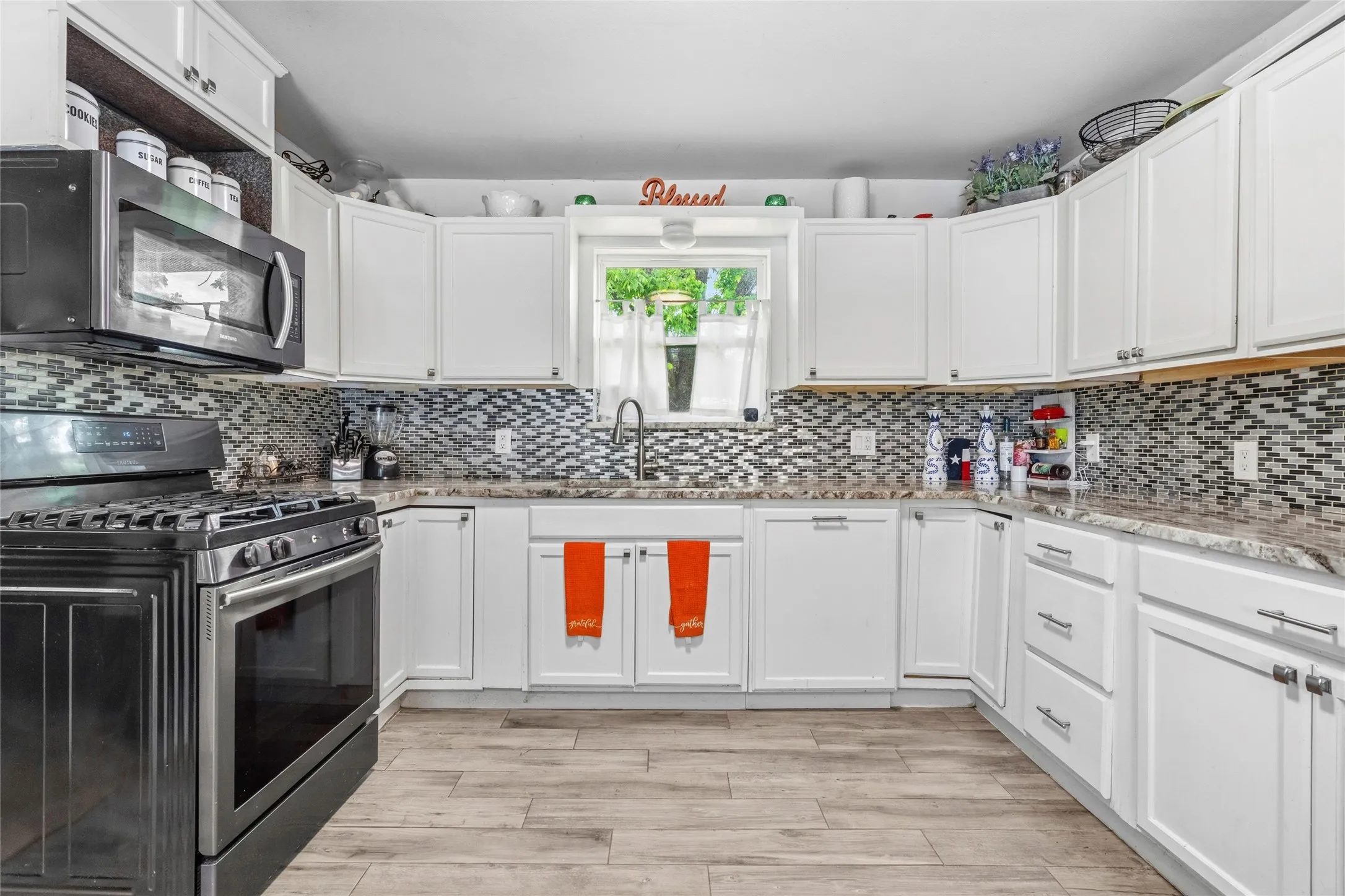 Single Family Residence For Sale in Hopkins County , 965 Farm Road 900 N, Saltillo, Texas 75478, 3 Bedroom, 3 Bathroom, Garage spaces, 1,798 Sqft, built in 1965, mls#21244485, Real Estate Agent in Saltillo, Homes For Sale in Hopkins county, Homes For Sale in Saltillo, Realtor in Saltillo Texas, Real Estate Brokerage Independent Realty Texas, Luminita Cordes Realtor