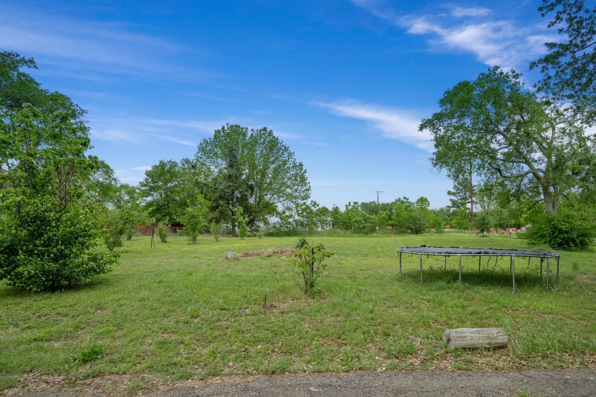 Single Family Residence For Sale in Hopkins County , 965 Farm Road 900 N, Saltillo, Texas 75478, 3 Bedroom, 3 Bathroom, Garage spaces, 1,798 Sqft, built in 1965, mls#21244485, Real Estate Agent in Saltillo, Homes For Sale in Hopkins county, Homes For Sale in Saltillo, Realtor in Saltillo Texas, Real Estate Brokerage Independent Realty Texas, Luminita Cordes Realtor