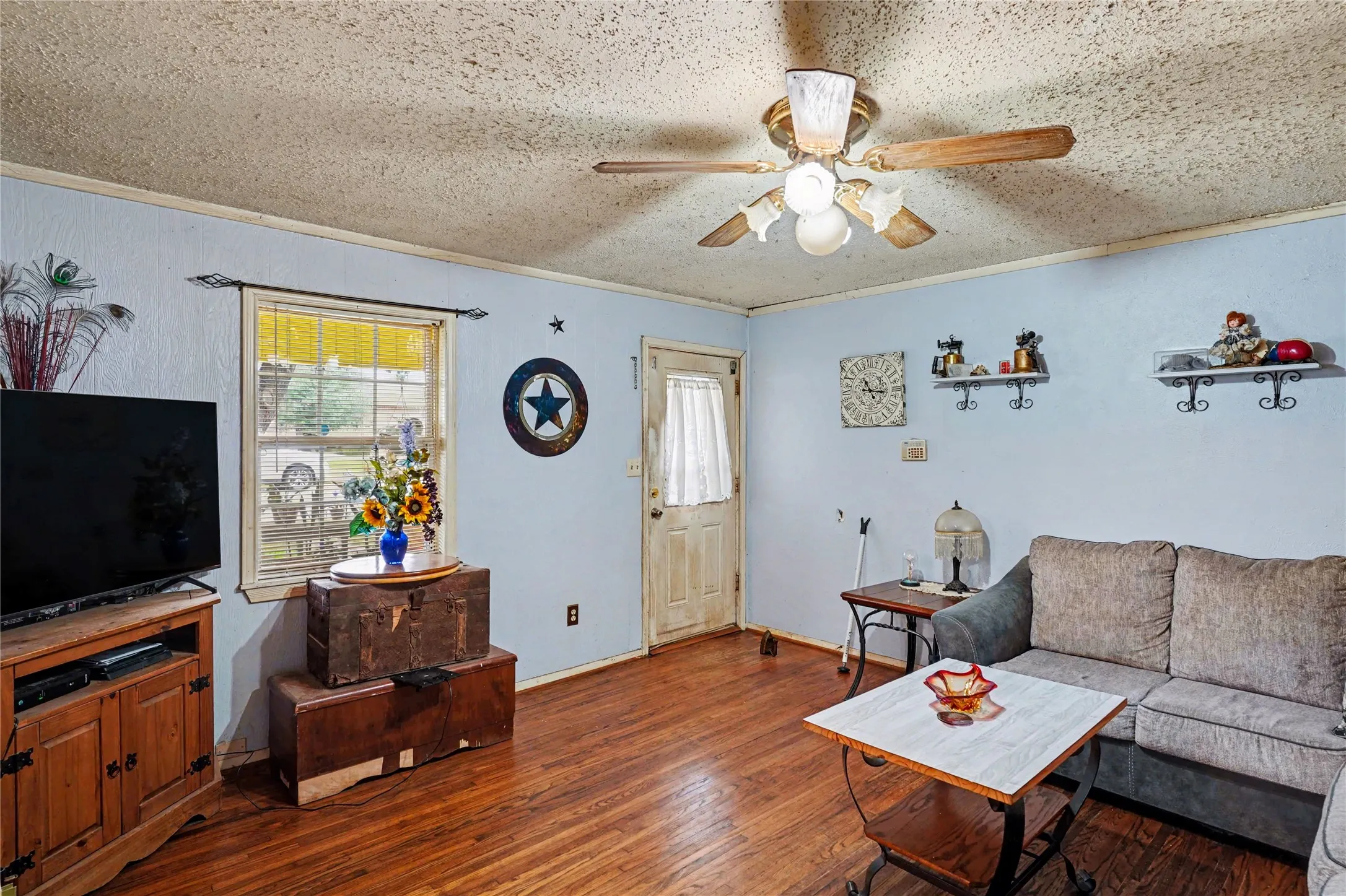 Single Family Residence For Sale in Tarrant County , 5700 Kennedy Street, Watauga, Texas 76148, 3 Bedroom, 1 Bathroom, Garage spaces, 1,320 Sqft, built in 1960, Preowned, mls#21244689, Real Estate Agent in Watauga, Homes For Sale in Tarrant county, Homes For Sale in Watauga, Realtor in Watauga Texas, Real Estate Brokerage Independent Realty Texas, Luminita Cordes Realtor