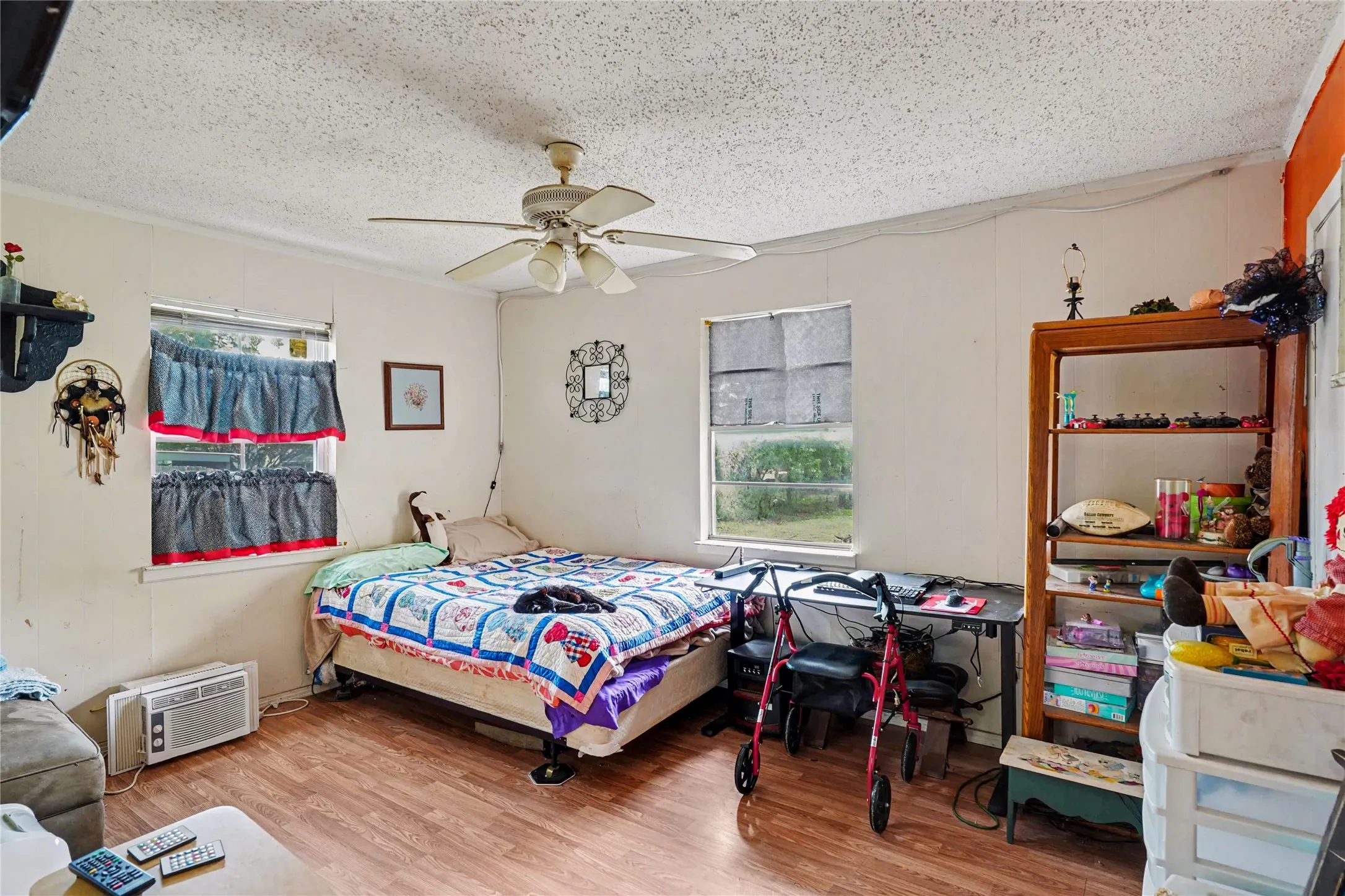 Single Family Residence For Sale in Tarrant County , 5700 Kennedy Street, Watauga, Texas 76148, 3 Bedroom, 1 Bathroom, Garage spaces, 1,320 Sqft, built in 1960, Preowned, mls#21244689, Real Estate Agent in Watauga, Homes For Sale in Tarrant county, Homes For Sale in Watauga, Realtor in Watauga Texas, Real Estate Brokerage Independent Realty Texas, Luminita Cordes Realtor
