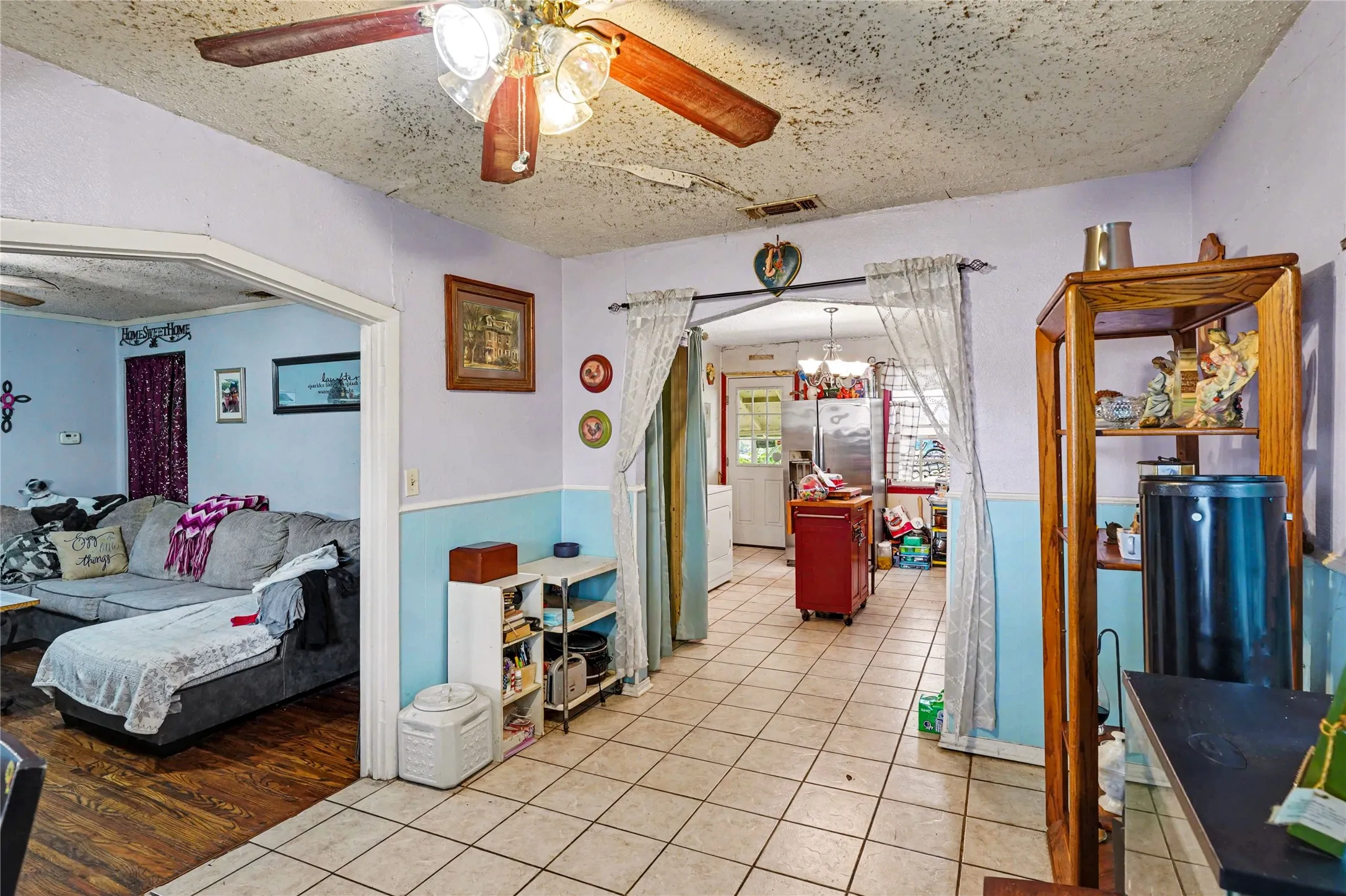 Single Family Residence For Sale in Tarrant County , 5700 Kennedy Street, Watauga, Texas 76148, 3 Bedroom, 1 Bathroom, Garage spaces, 1,320 Sqft, built in 1960, Preowned, mls#21244689, Real Estate Agent in Watauga, Homes For Sale in Tarrant county, Homes For Sale in Watauga, Realtor in Watauga Texas, Real Estate Brokerage Independent Realty Texas, Luminita Cordes Realtor