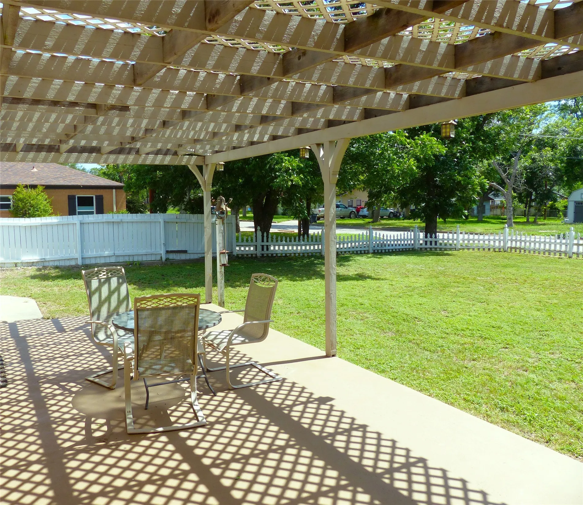 Single Family Residence For Sale in Mc Culloch County , 1408 S China, Brady, Texas 76825, 4 Bedroom, 4 Bathroom, 2 Garage spaces, 3,157 Sqft, built in 1942, mls#21244691, Real Estate Agent in Brady, Homes For Sale in Mc Culloch county, Homes For Sale in Brady, Realtor in Brady Texas, Real Estate Brokerage Independent Realty Texas, Luminita Cordes Realtor