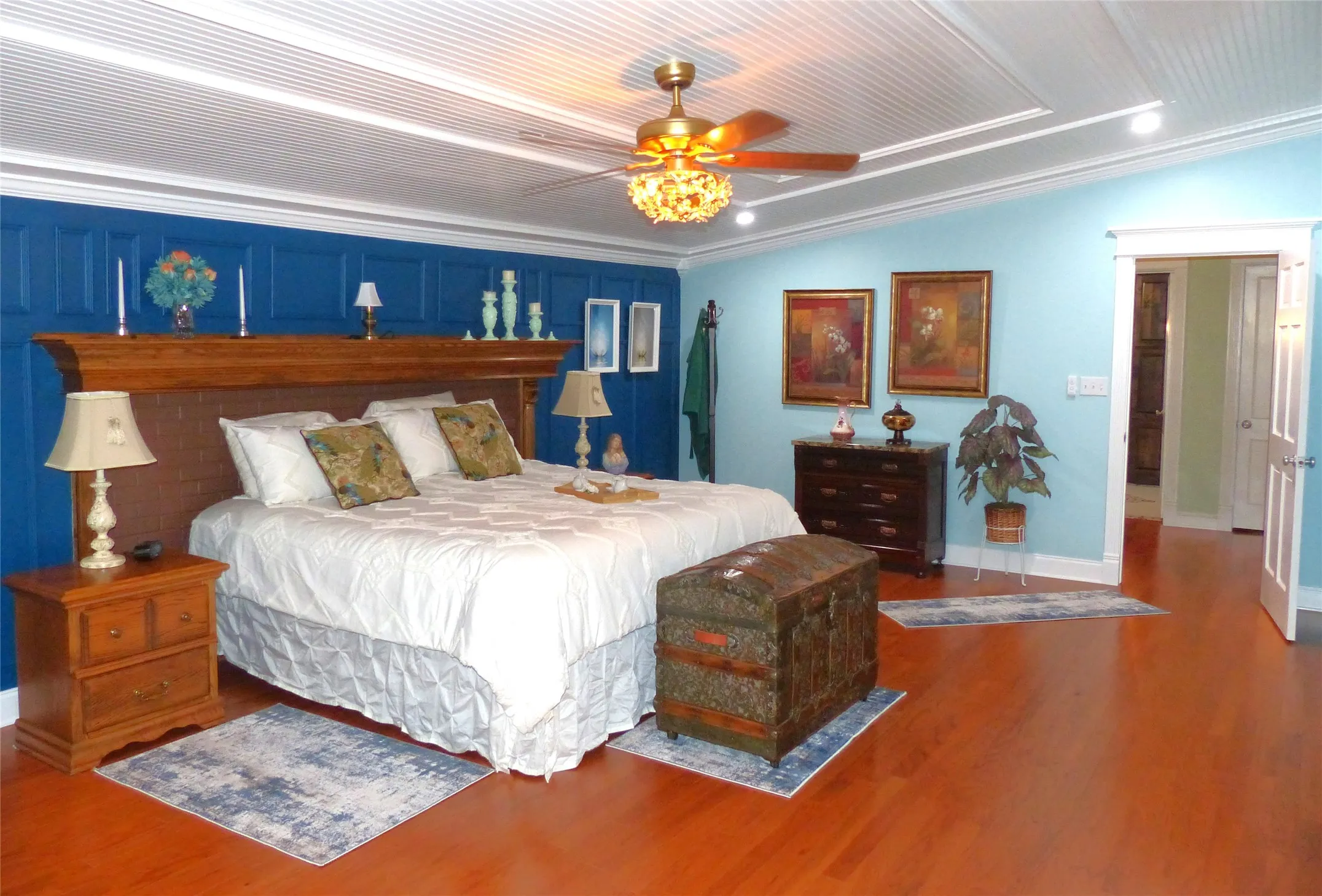 Single Family Residence For Sale in Mc Culloch County , 1408 S China, Brady, Texas 76825, 4 Bedroom, 4 Bathroom, 2 Garage spaces, 3,157 Sqft, built in 1942, mls#21244691, Real Estate Agent in Brady, Homes For Sale in Mc Culloch county, Homes For Sale in Brady, Realtor in Brady Texas, Real Estate Brokerage Independent Realty Texas, Luminita Cordes Realtor
